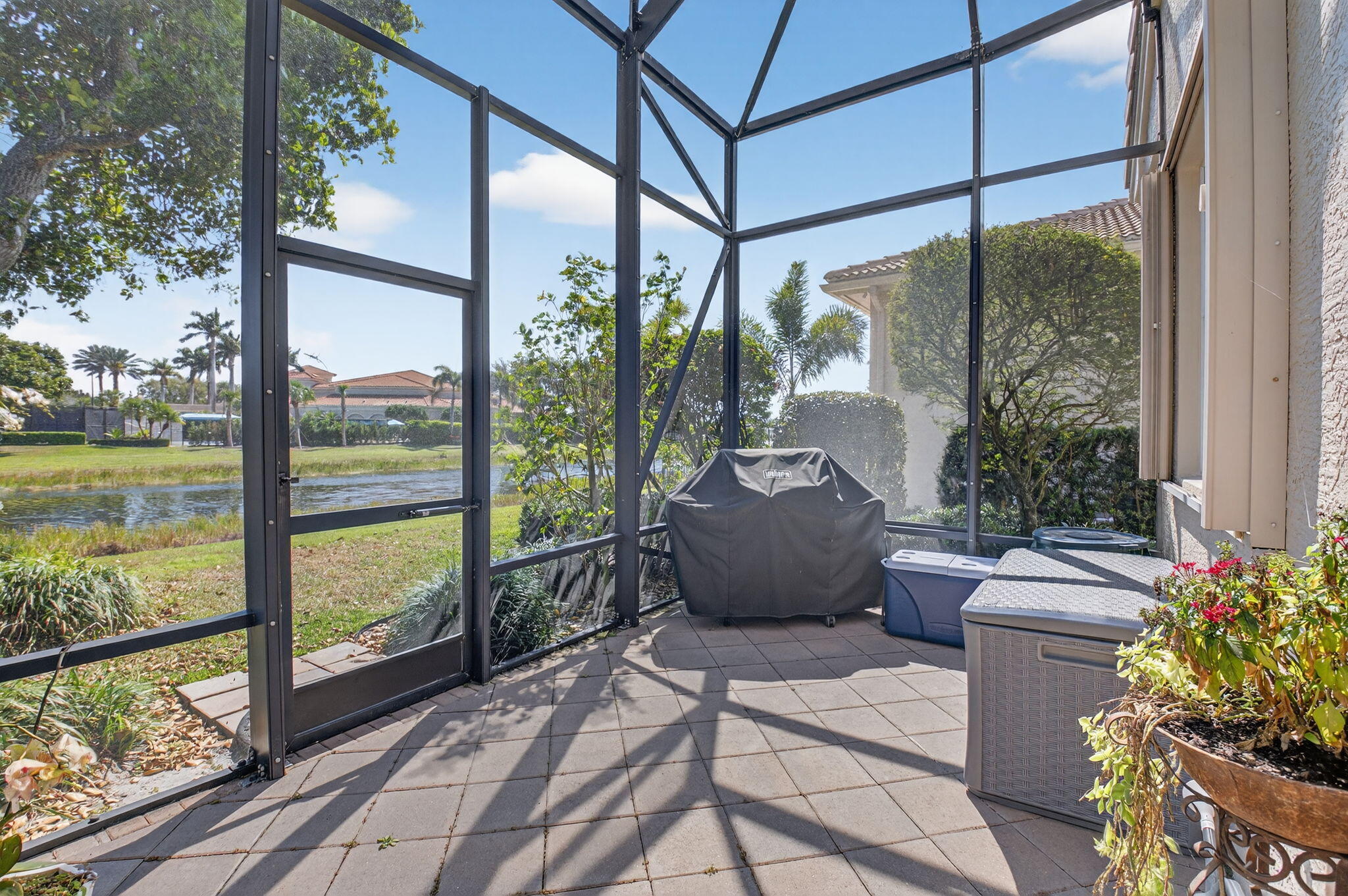 VALENCIA PALMS - Residential