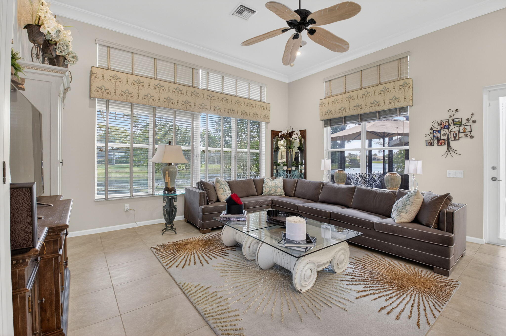 VALENCIA PALMS - Residential