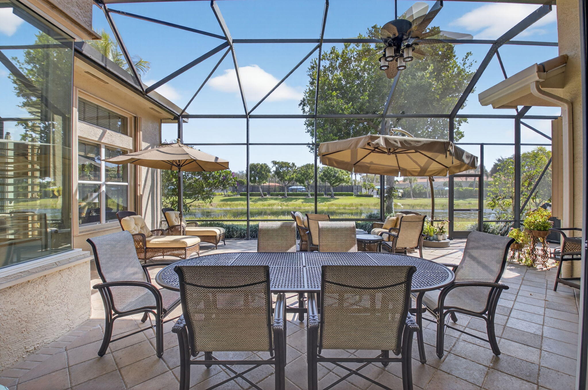 VALENCIA PALMS - Residential