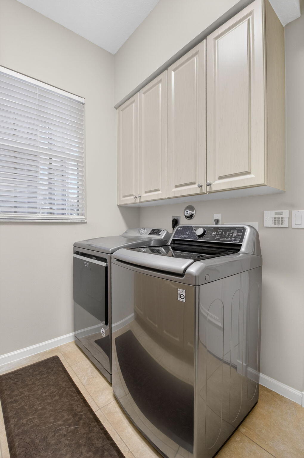 VALENCIA PALMS - Residential