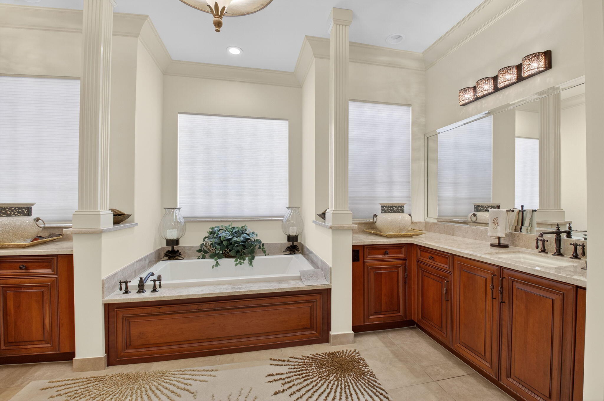 VALENCIA PALMS - Residential