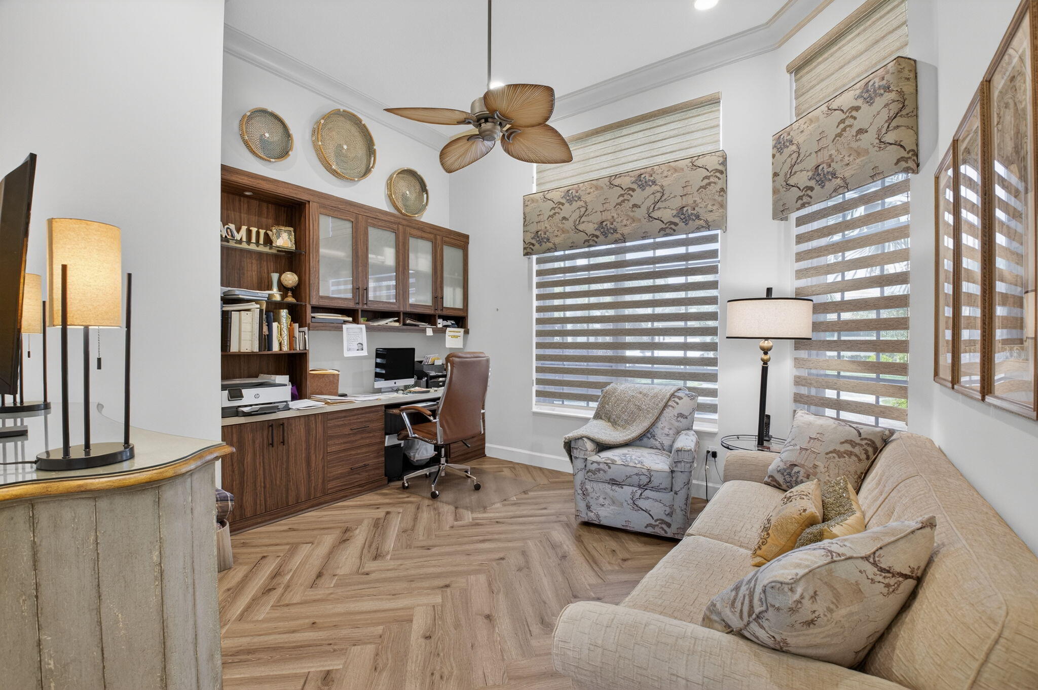 VALENCIA PALMS - Residential