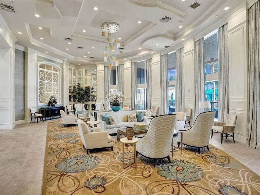 VALENCIA PALMS - Residential