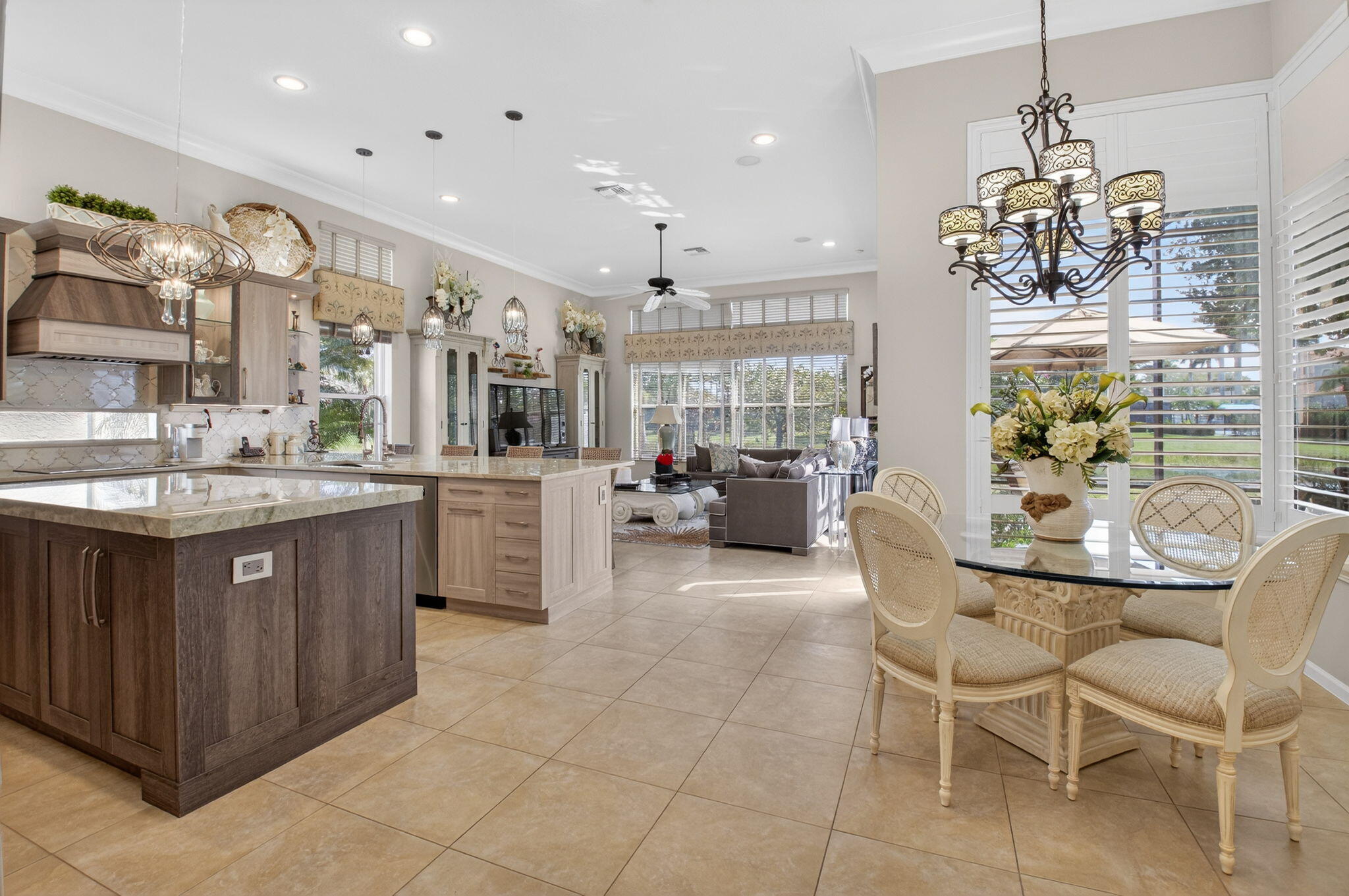 VALENCIA PALMS - Residential