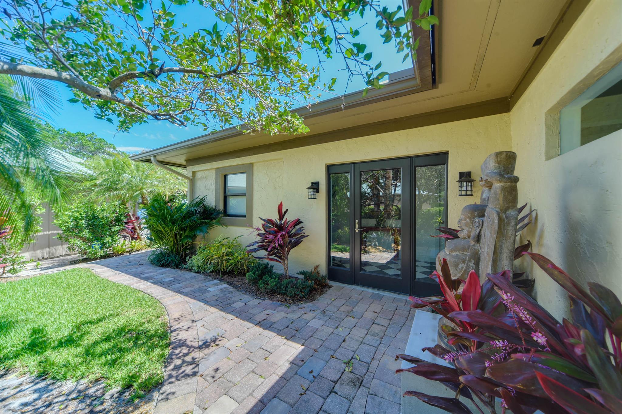 POLO ISLAND CONDO - Residential Lease