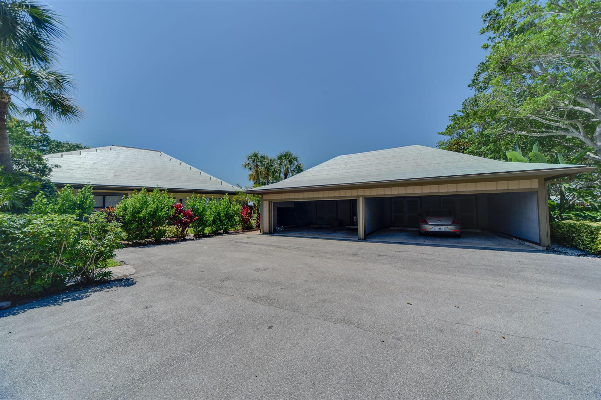 POLO ISLAND CONDO - Residential Lease