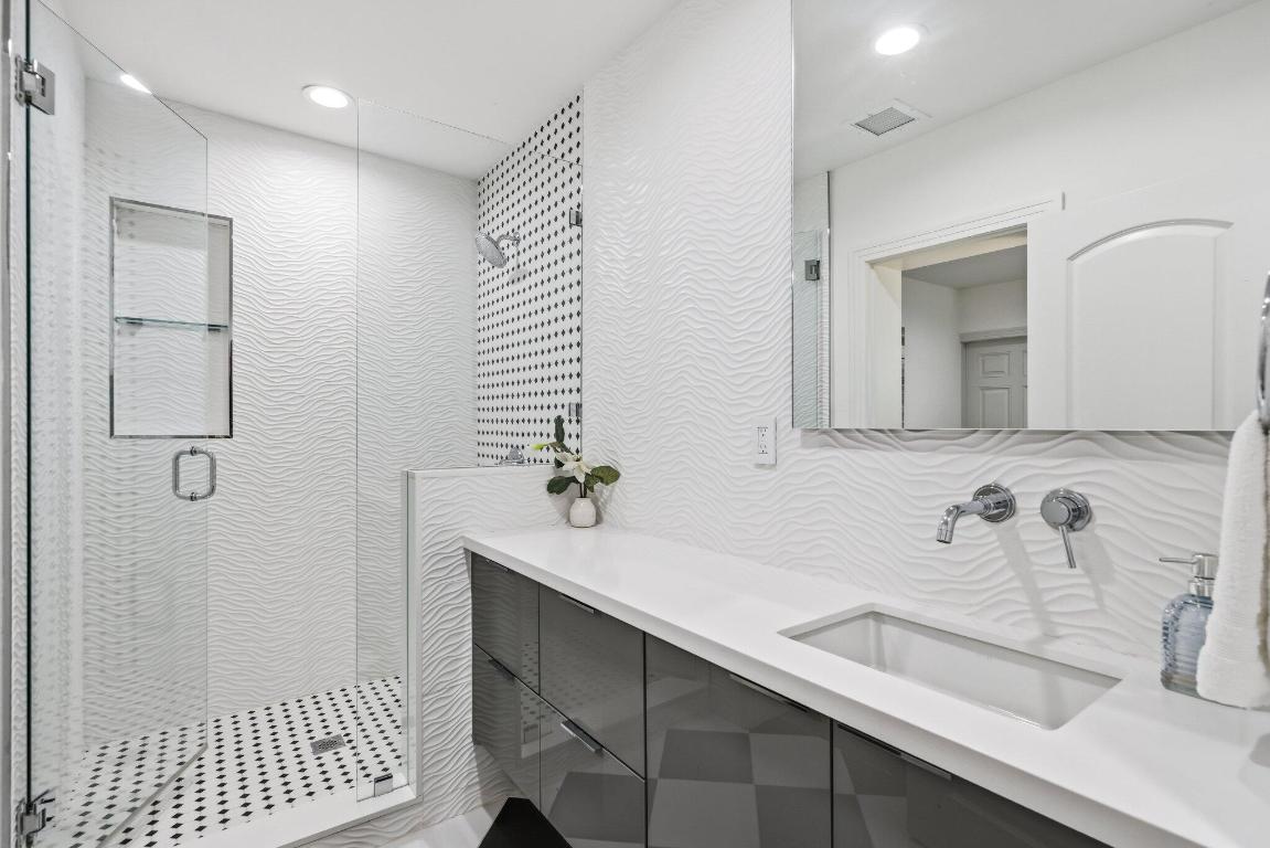 POLO ISLAND CONDO - Residential Lease