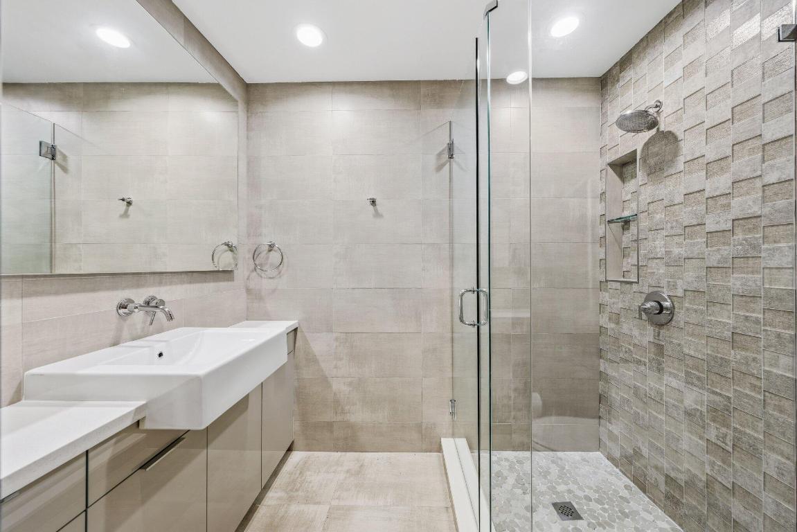 POLO ISLAND CONDO - Residential Lease