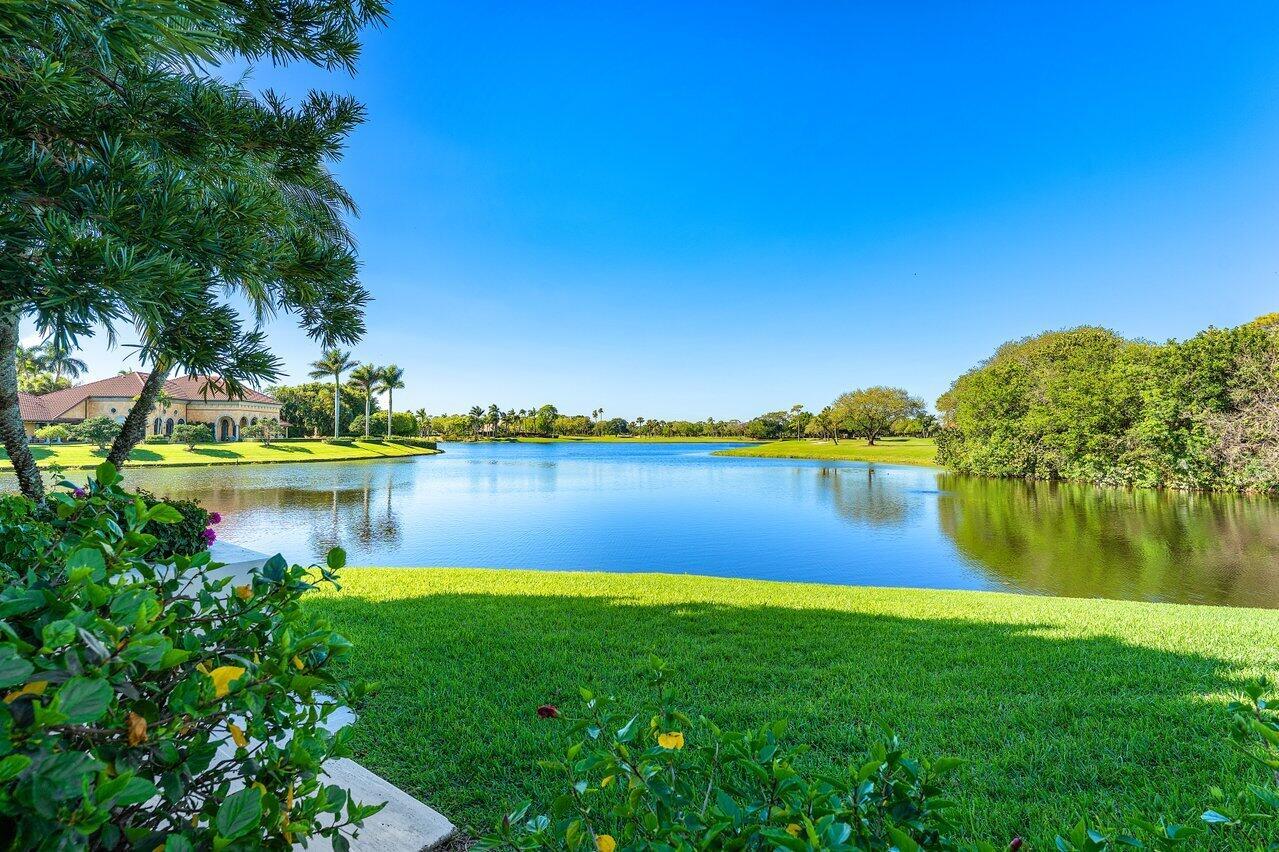 3181 Miro Drive N, Palm Beach Gardens, FL, 33410/$14,500,000 3 3181 Miro Drive N