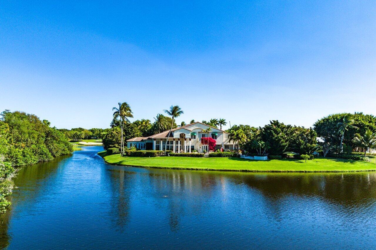 Build new or renovate this over 7,000 sq foot one-story home that sits on just shy of an acre on an extraordinary, expansive, pie shaped lot. Spectacular, wide, wraparound lake and golf views on a quiet cul-de-sac on a premier custom home street.Currently 7BR plus 8.1 baths including a two bedroom guest house.Create your own compound or take advantage of unique potential to subdivide into 2 lots and keep one for yourself and build another for investment OR build 2 spec homes. This is one of if not THE best property in Frenchman's Creek! Call for more details!Frenchman's Creek Members enjoy the ultimate concierge lifestyle with resort amenities, state of the art brand new clubhouse scheduled to open October 2025, two 18-hole championship golf courses - for only 600 houses that