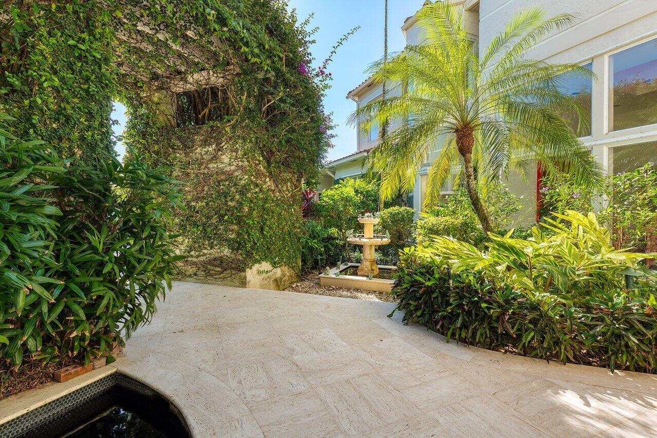 FRENCHMANS CREEK - Residential