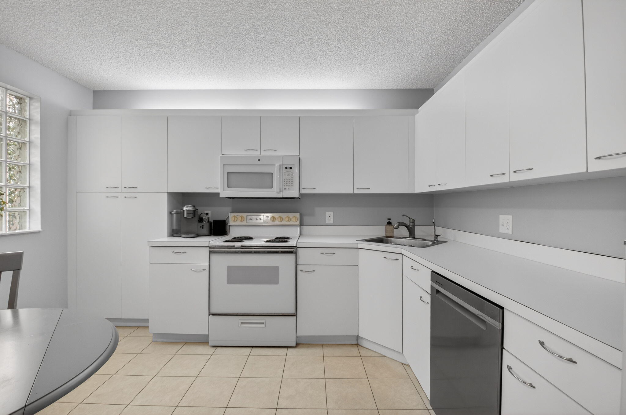 EXCELLENTE VILLAGE A,B,C,D,F, & G CONDO - Residential