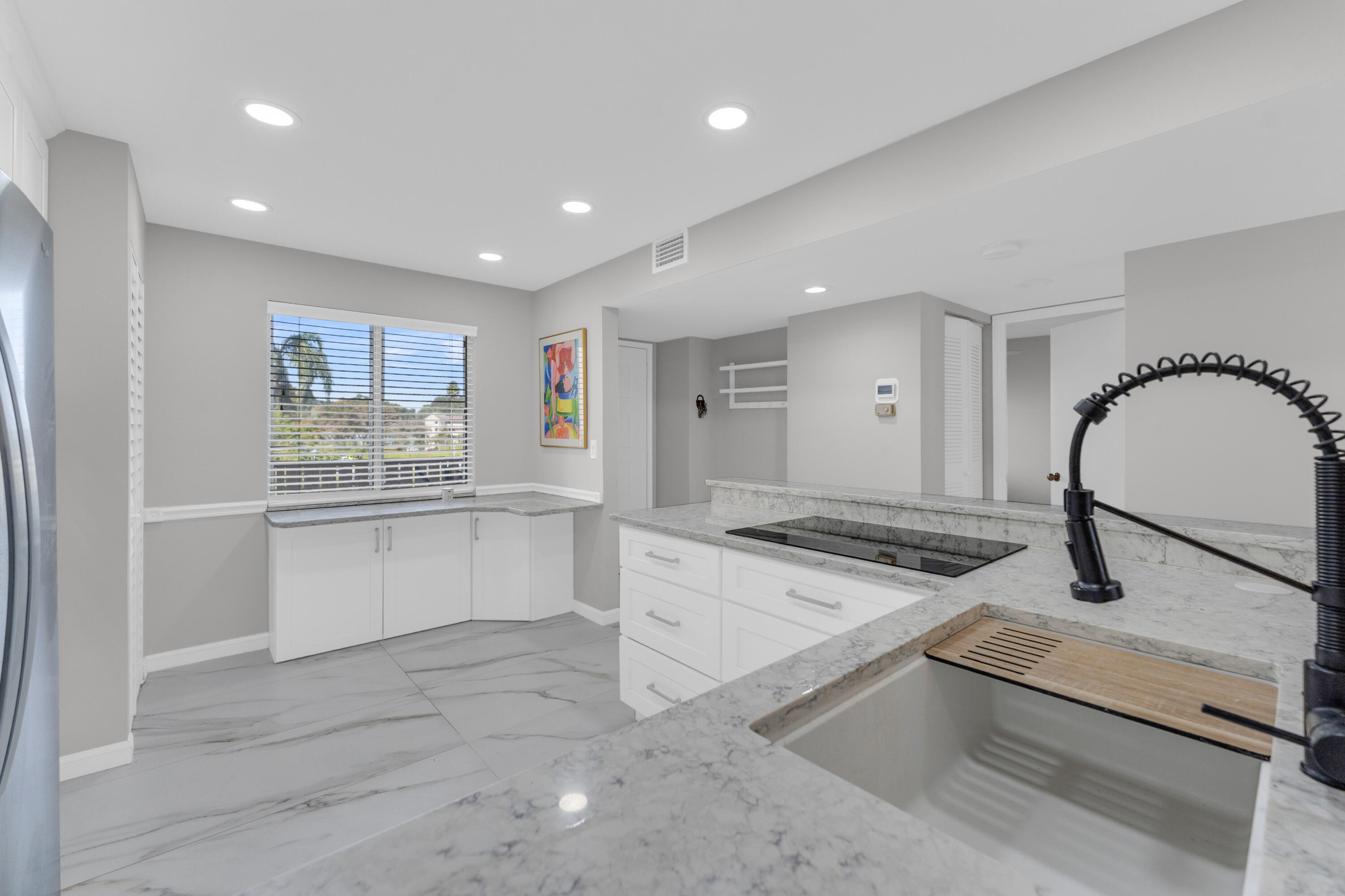 HUNTINGTON LAKES SEC THREE CONDOS - Residential Lease