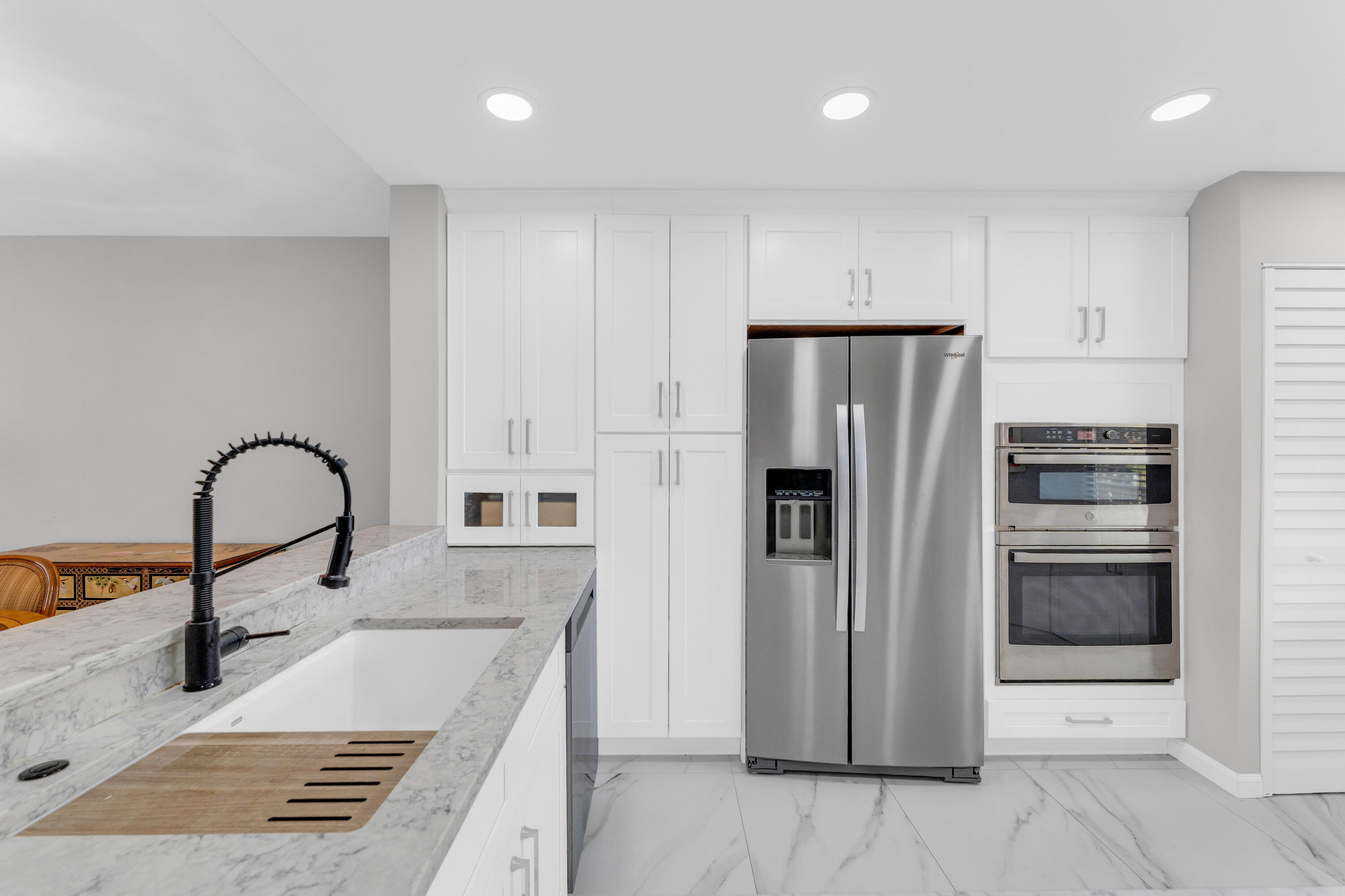 HUNTINGTON LAKES SEC THREE CONDOS - Residential Lease