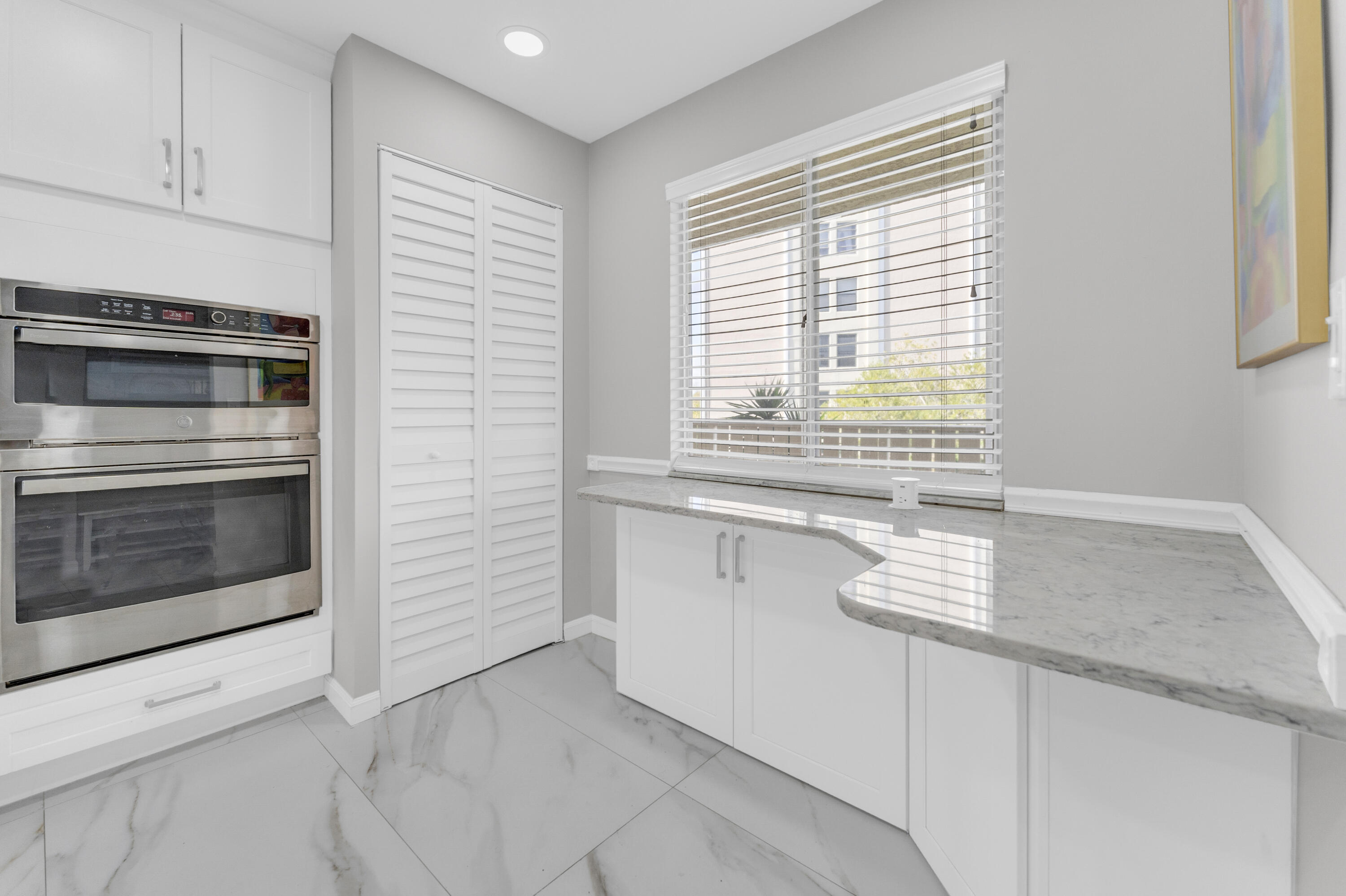 HUNTINGTON LAKES SEC THREE CONDOS - Residential Lease