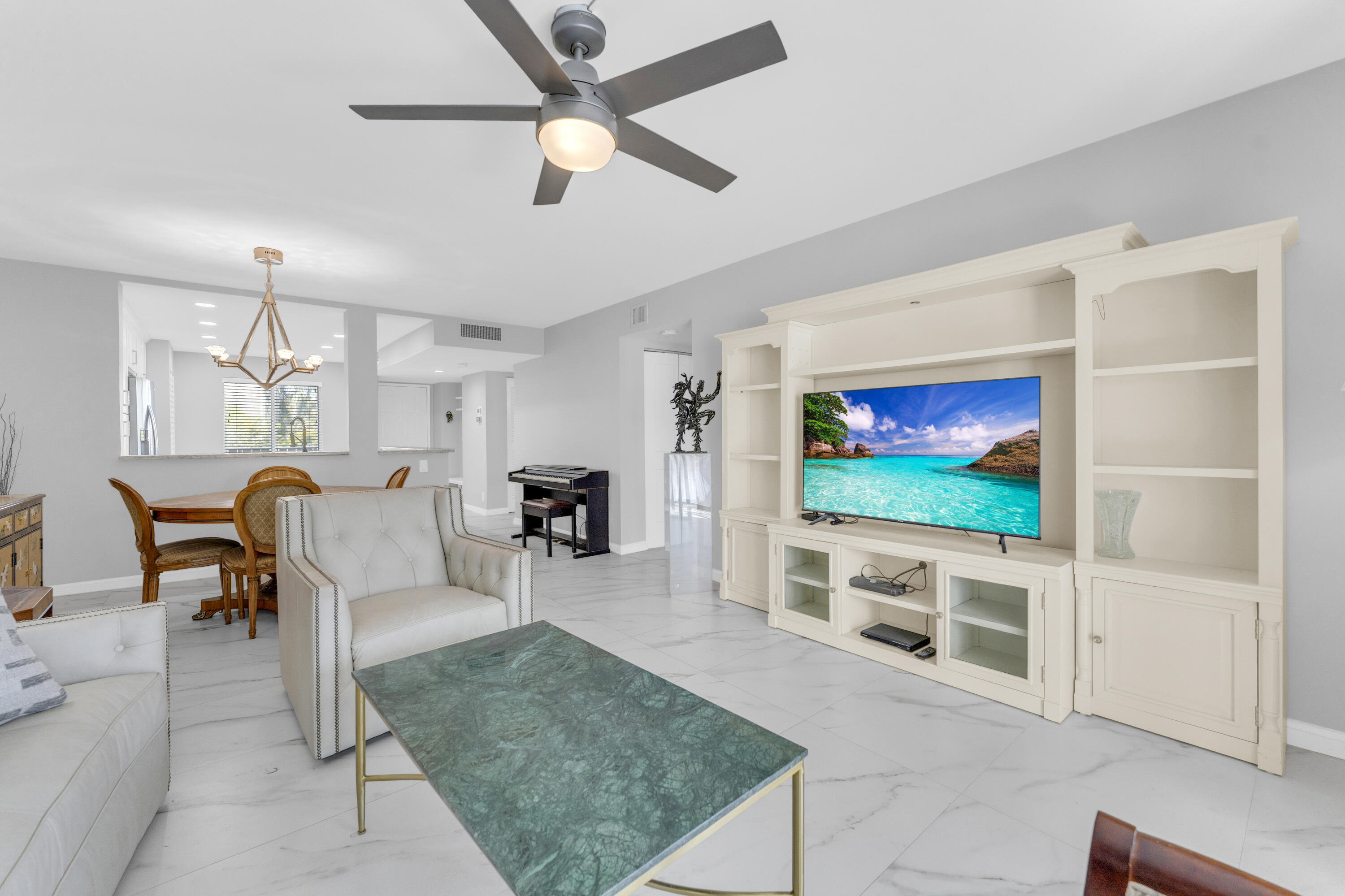 HUNTINGTON LAKES SEC THREE CONDOS - Residential Lease