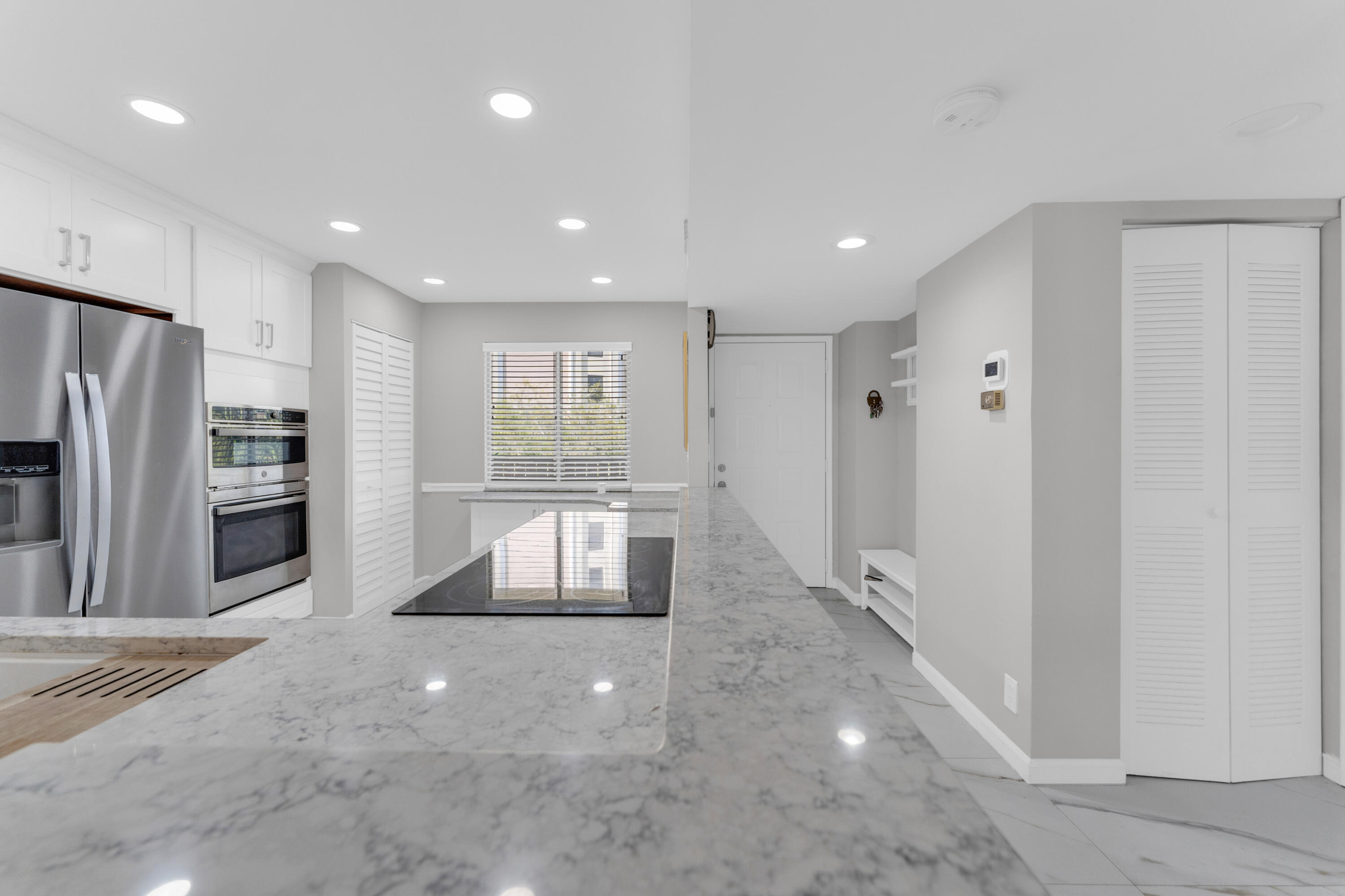 HUNTINGTON LAKES SEC THREE CONDOS - Residential Lease