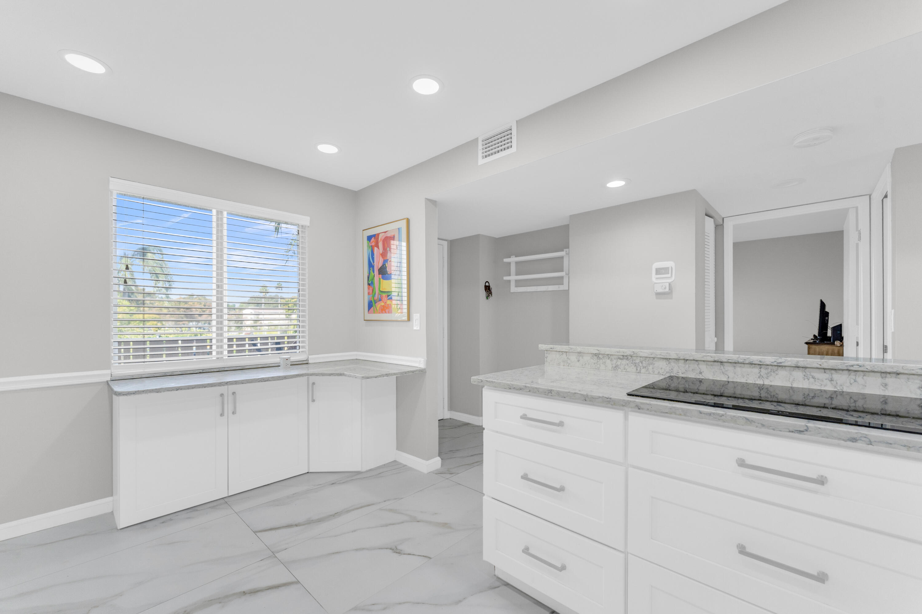 HUNTINGTON LAKES SEC THREE CONDOS - Residential Lease