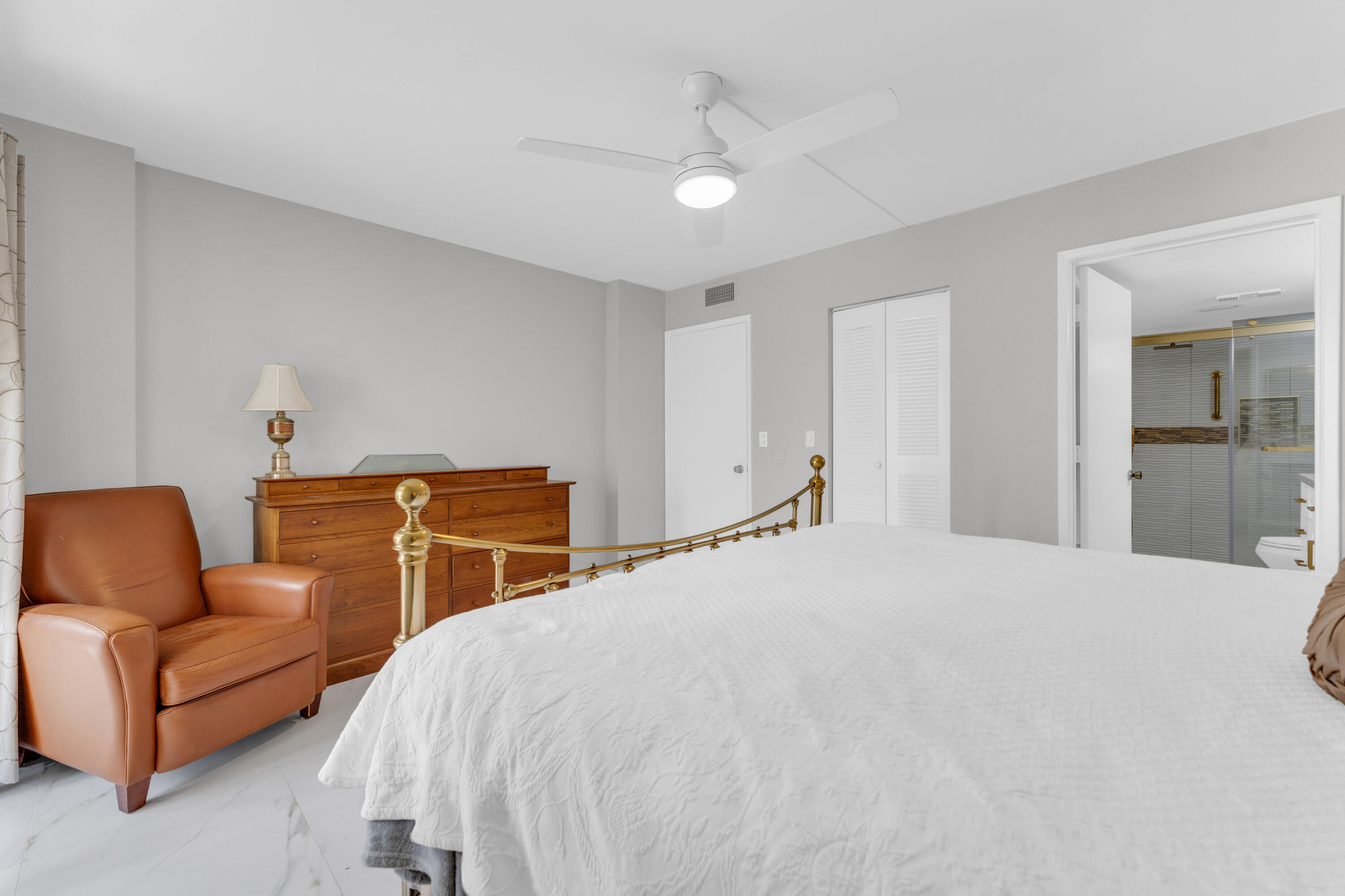 HUNTINGTON LAKES SEC THREE CONDOS - Residential Lease