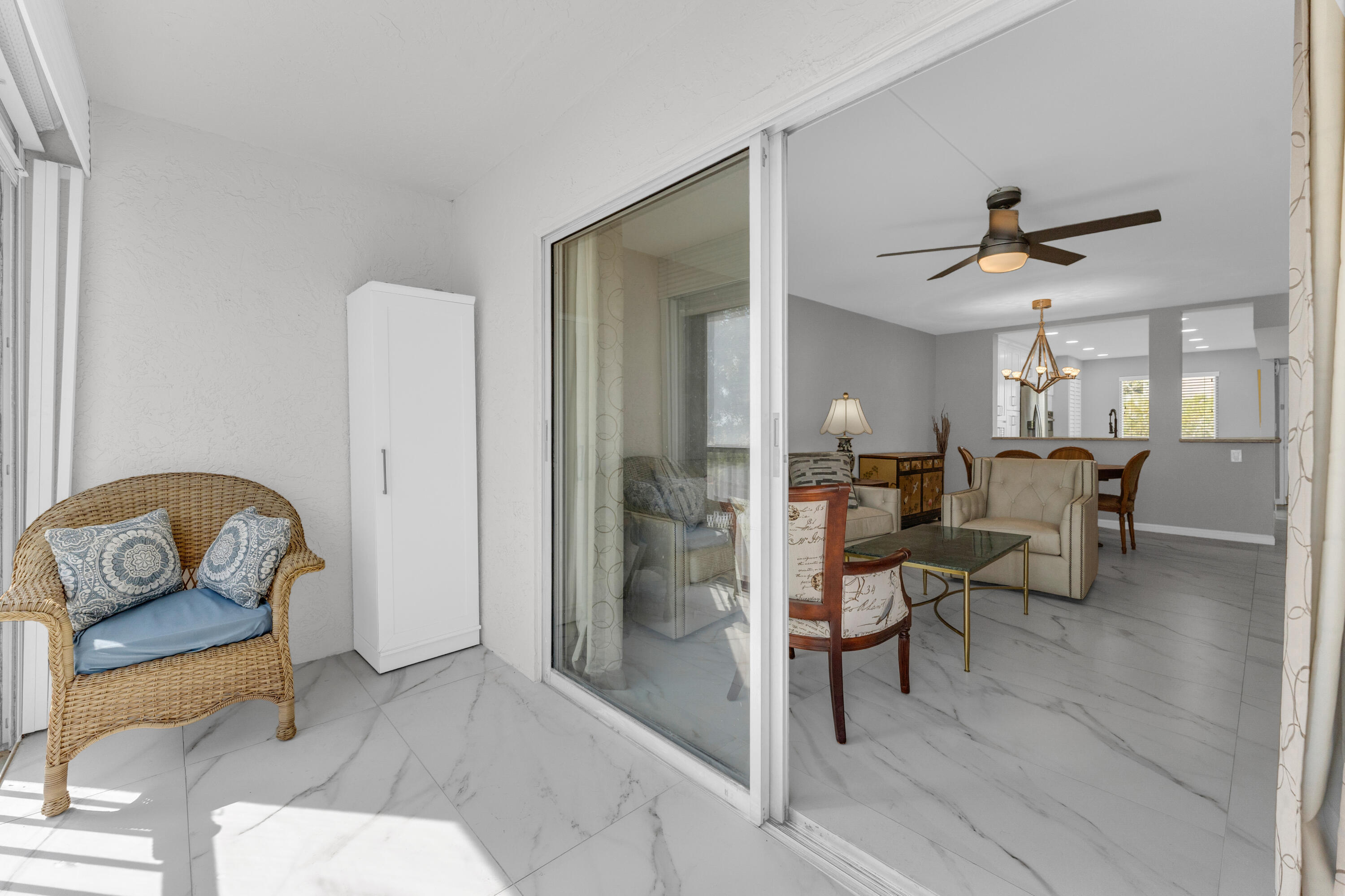 HUNTINGTON LAKES SEC THREE CONDOS - Residential Lease