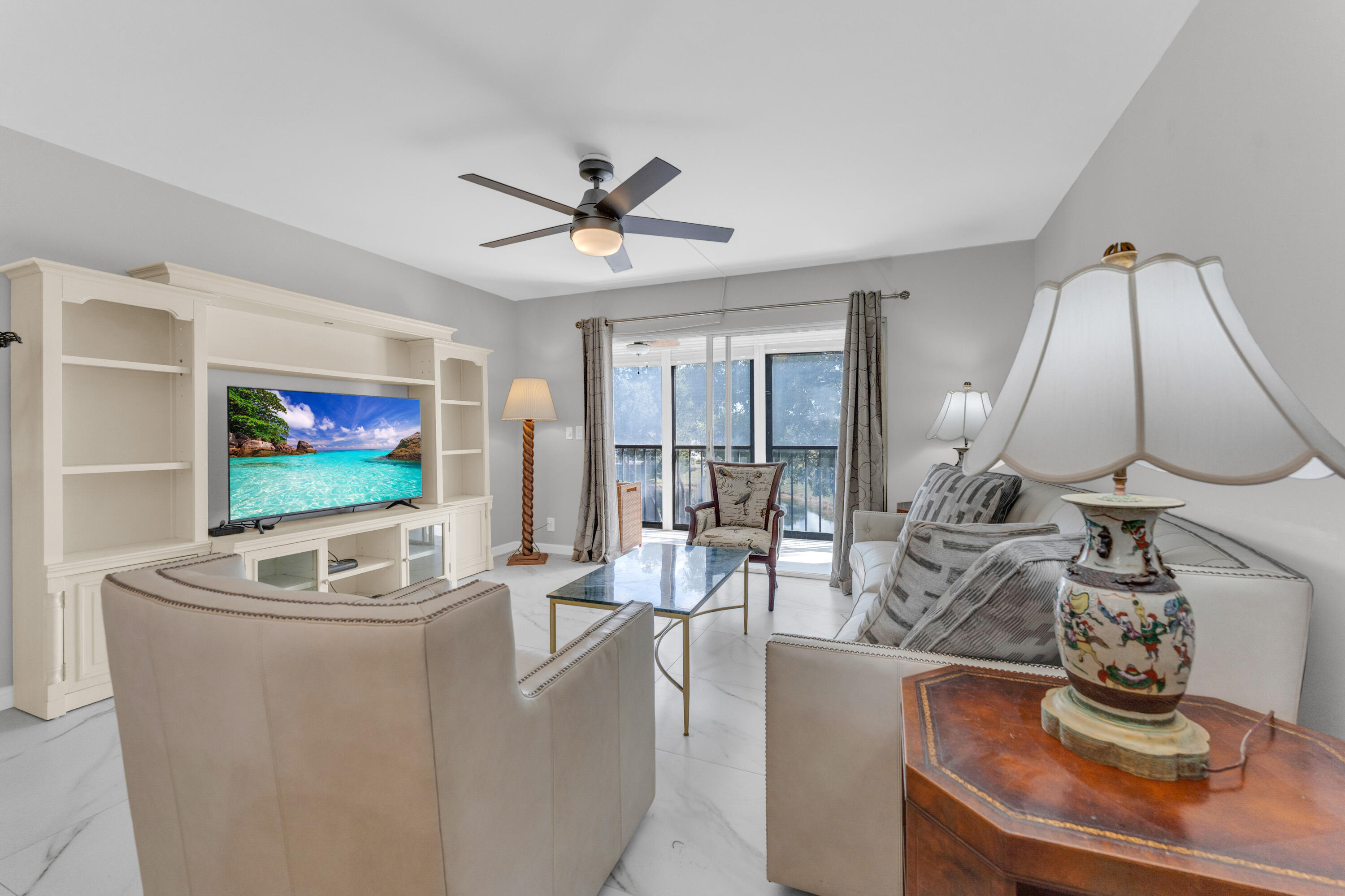 HUNTINGTON LAKES SEC THREE CONDOS - Residential Lease