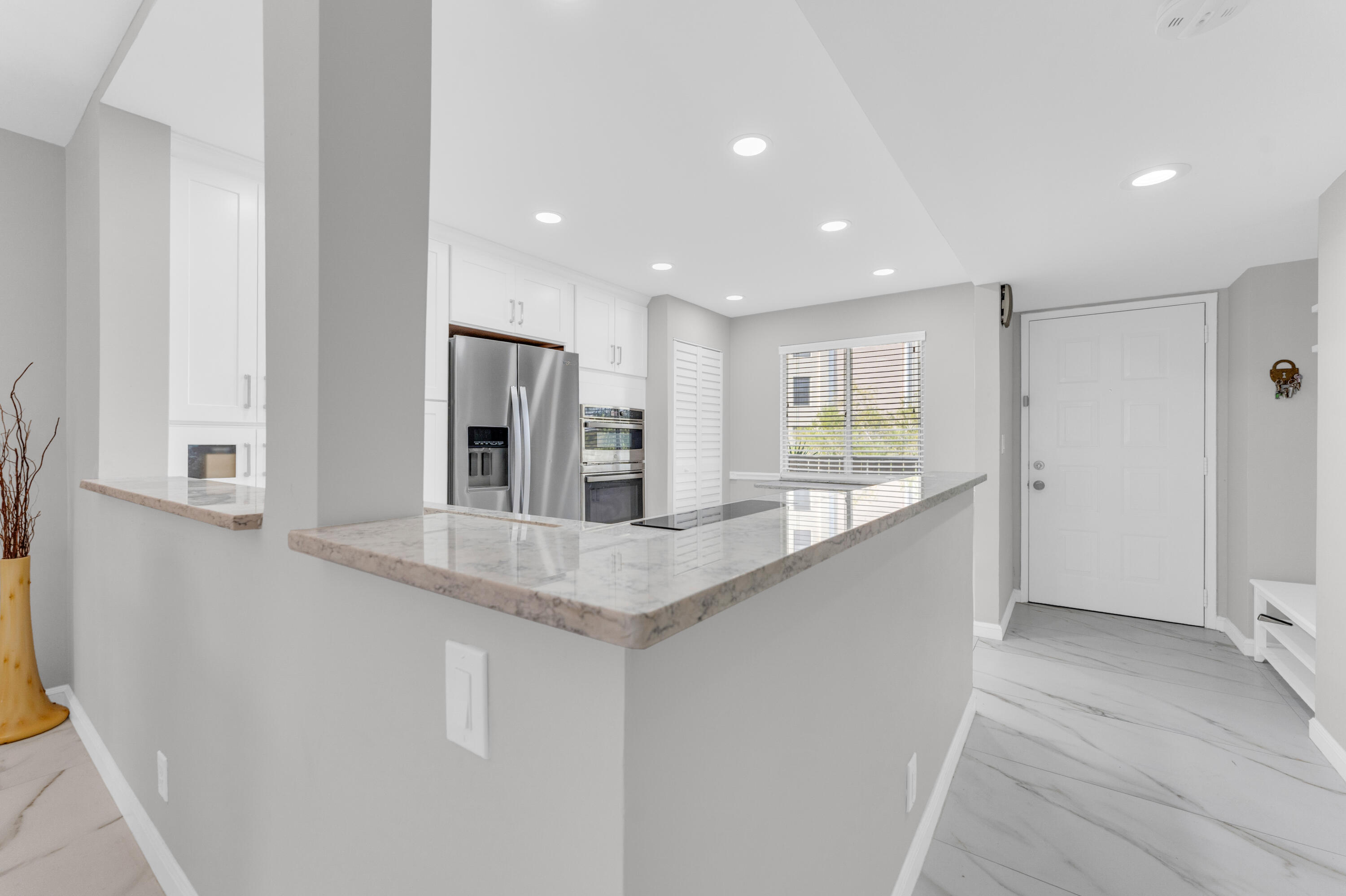 HUNTINGTON LAKES SEC THREE CONDOS - Residential Lease