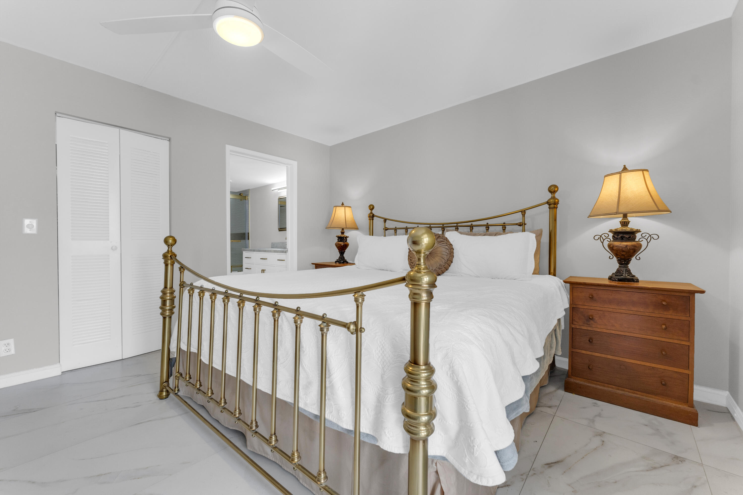 HUNTINGTON LAKES SEC THREE CONDOS - Residential Lease