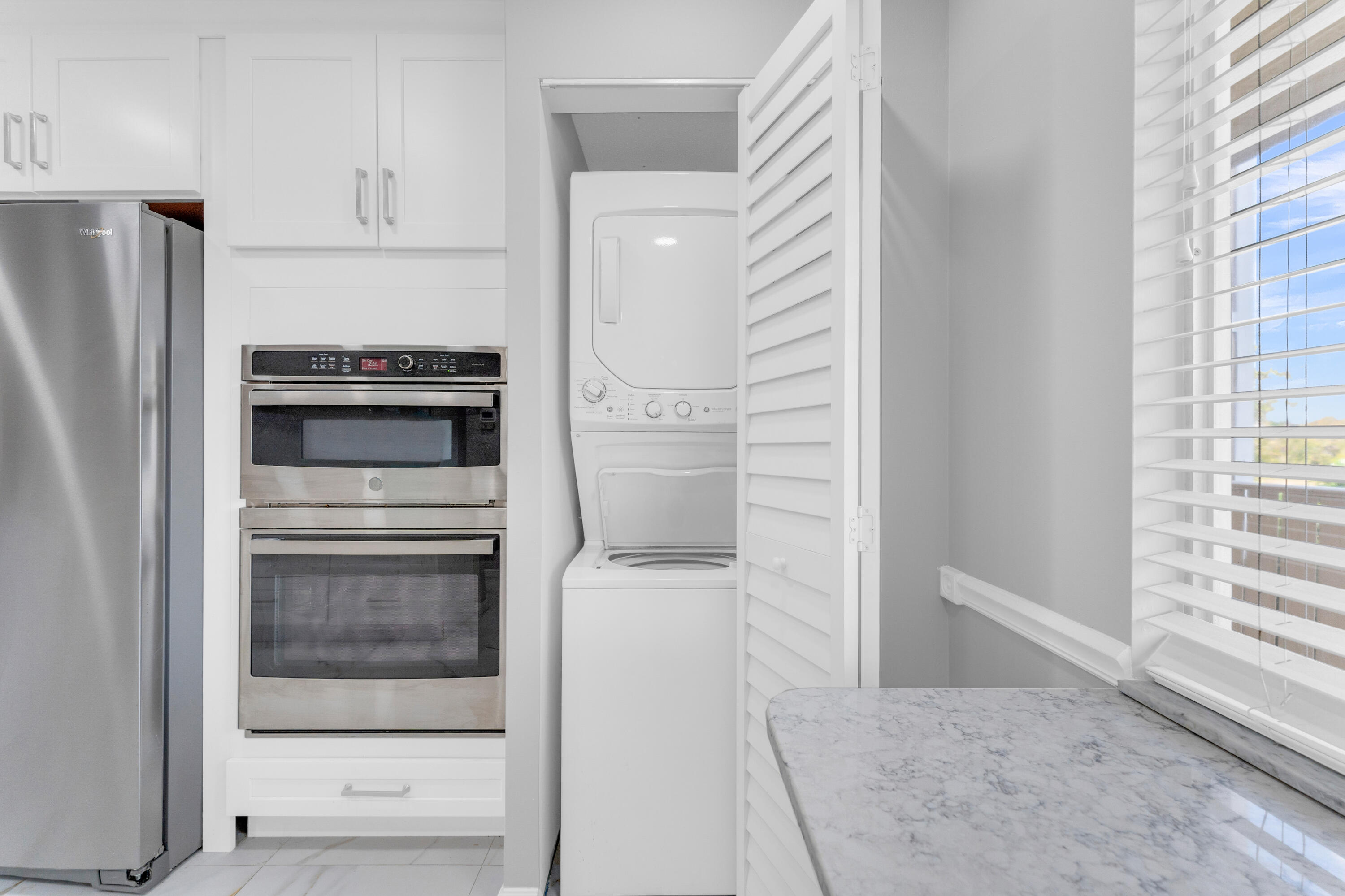 HUNTINGTON LAKES SEC THREE CONDOS - Residential Lease