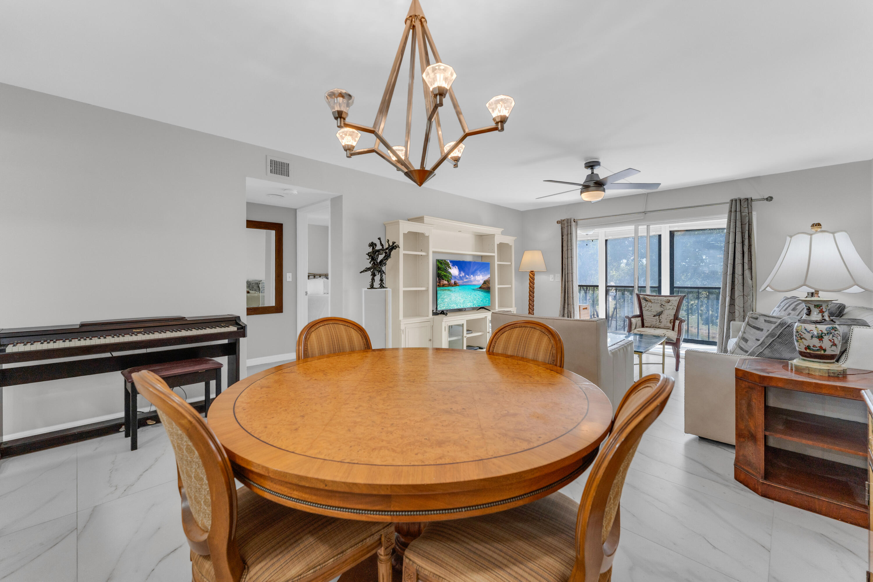 HUNTINGTON LAKES SEC THREE CONDOS - Residential Lease