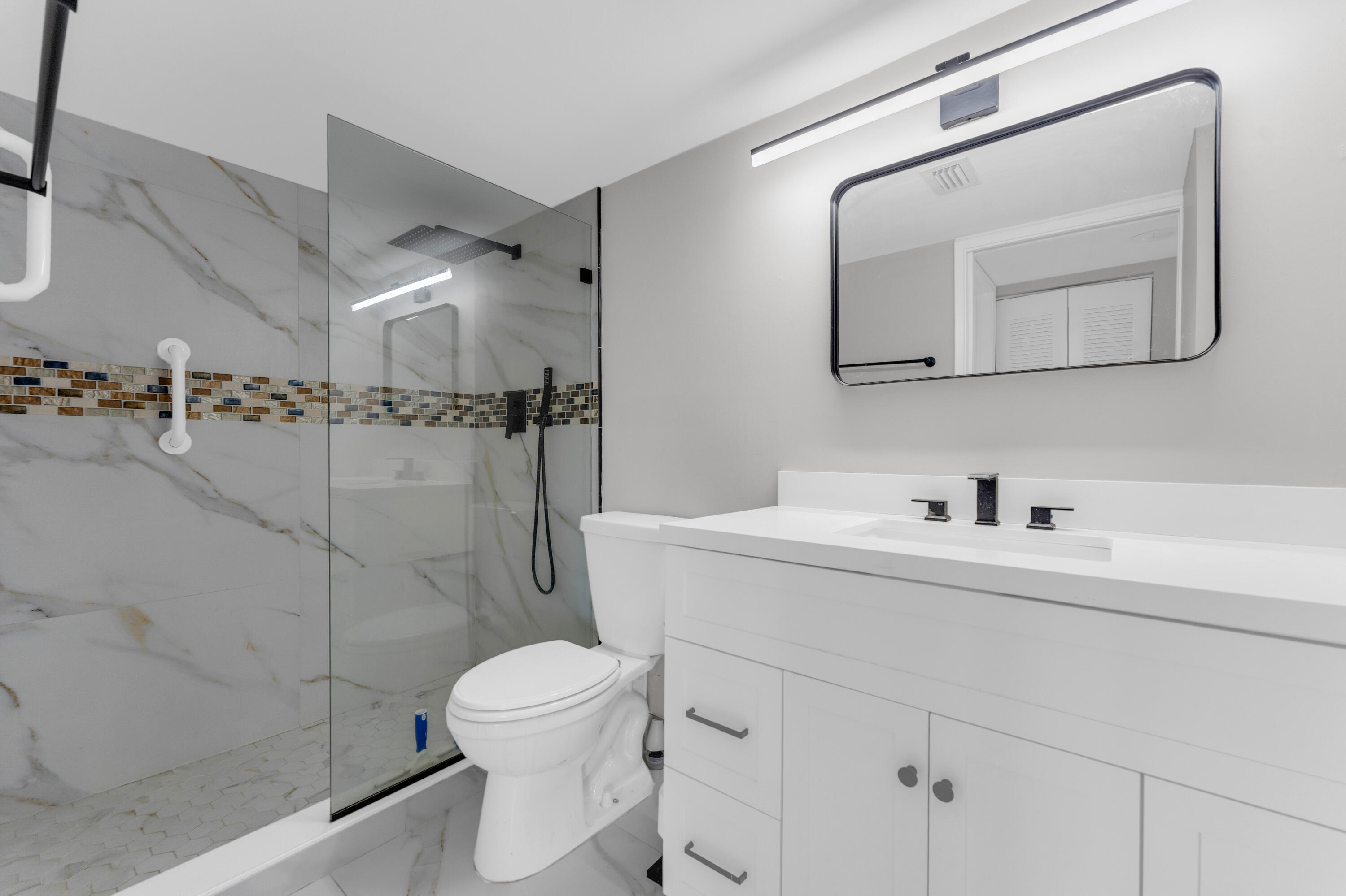 HUNTINGTON LAKES SEC THREE CONDOS - Residential Lease