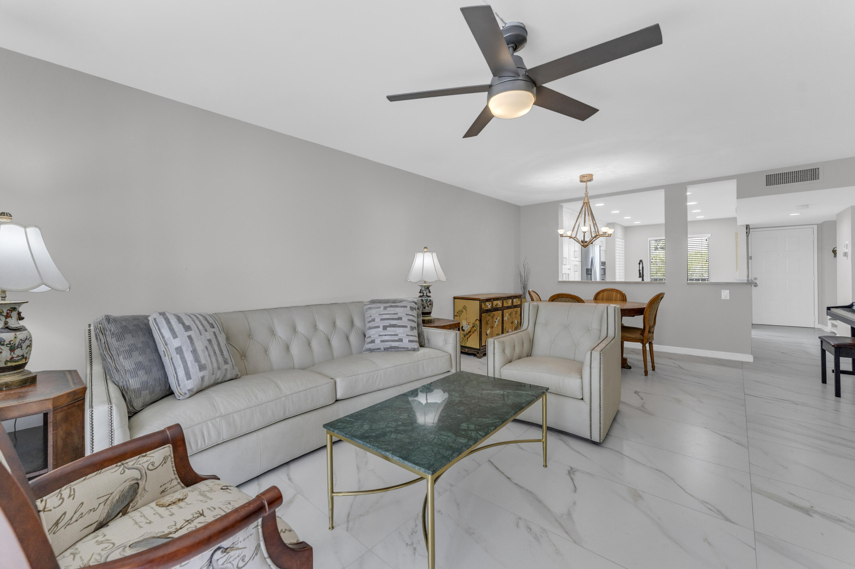 HUNTINGTON LAKES SEC THREE CONDOS - Residential Lease