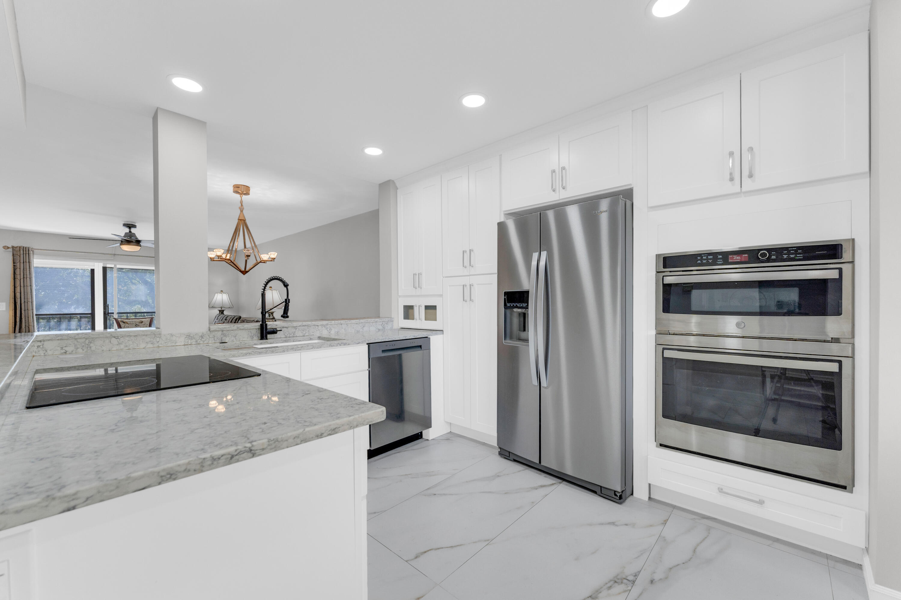 HUNTINGTON LAKES SEC THREE CONDOS - Residential Lease