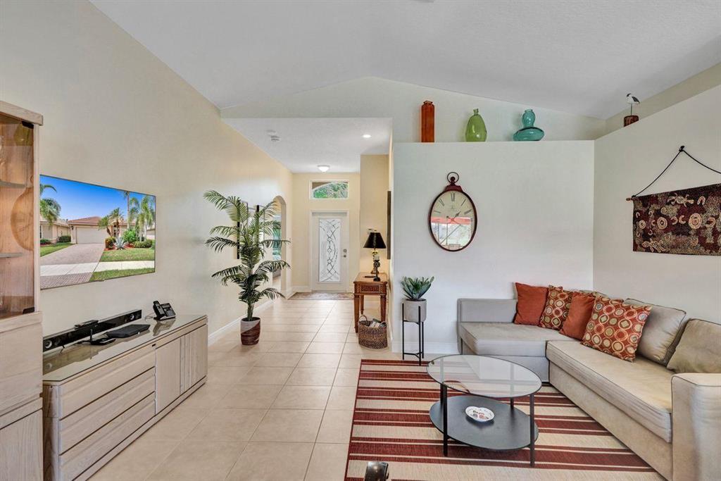 TUSCANY BAY - Residential