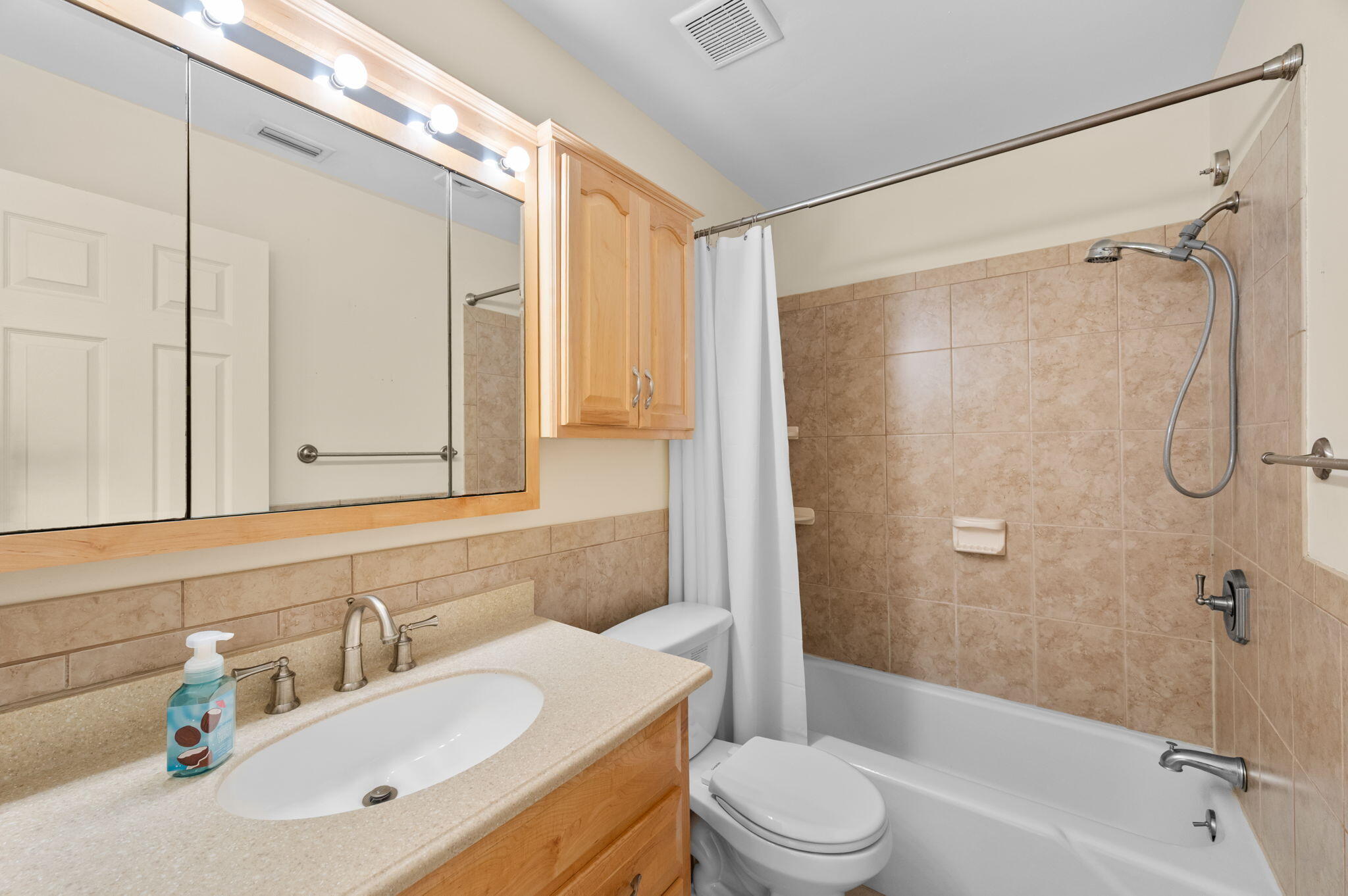 ISLAND HOUSE CONDOMINIUM PHASE I - Residential