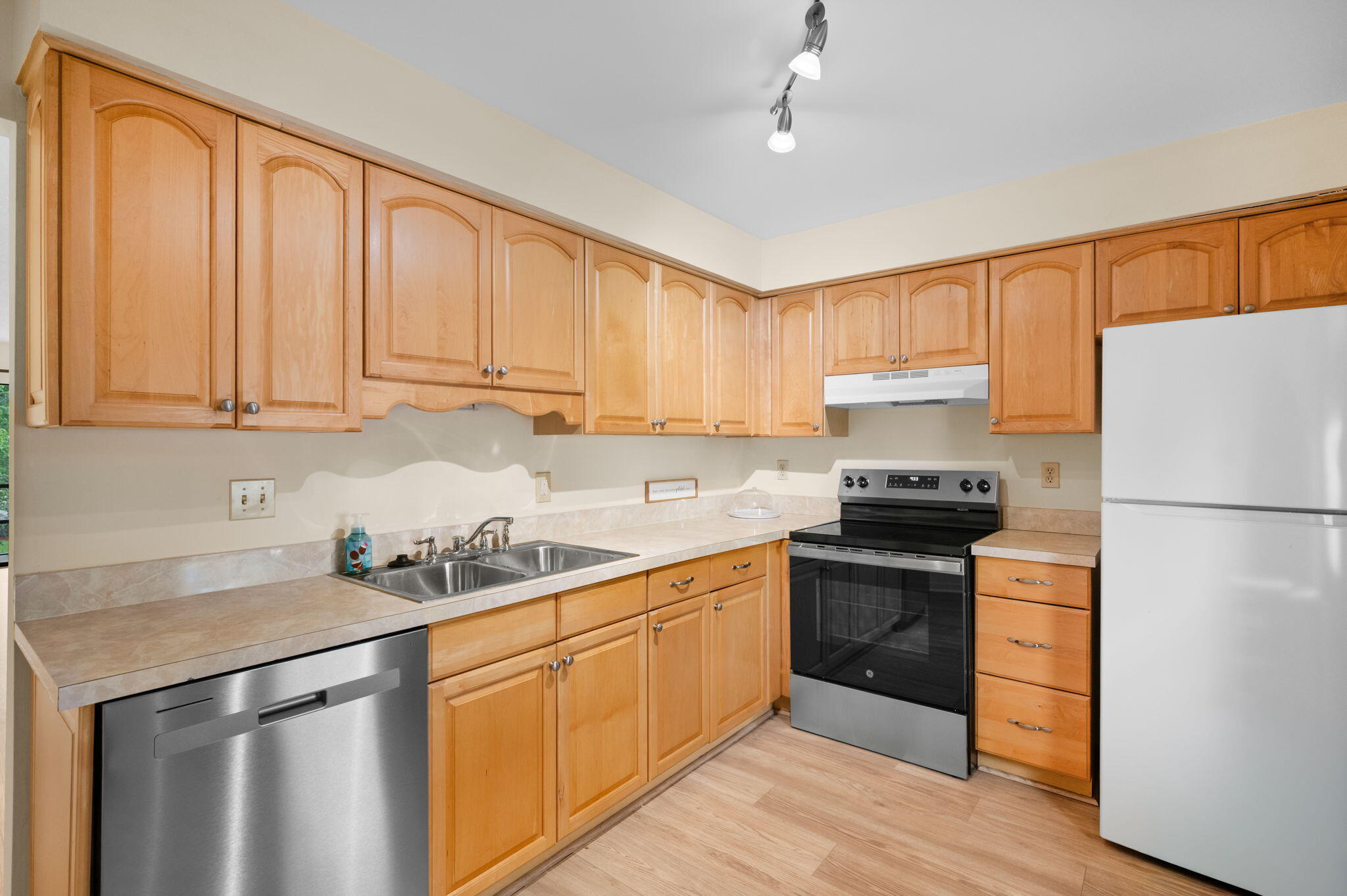 2050 Oleander Boulevard 2-206