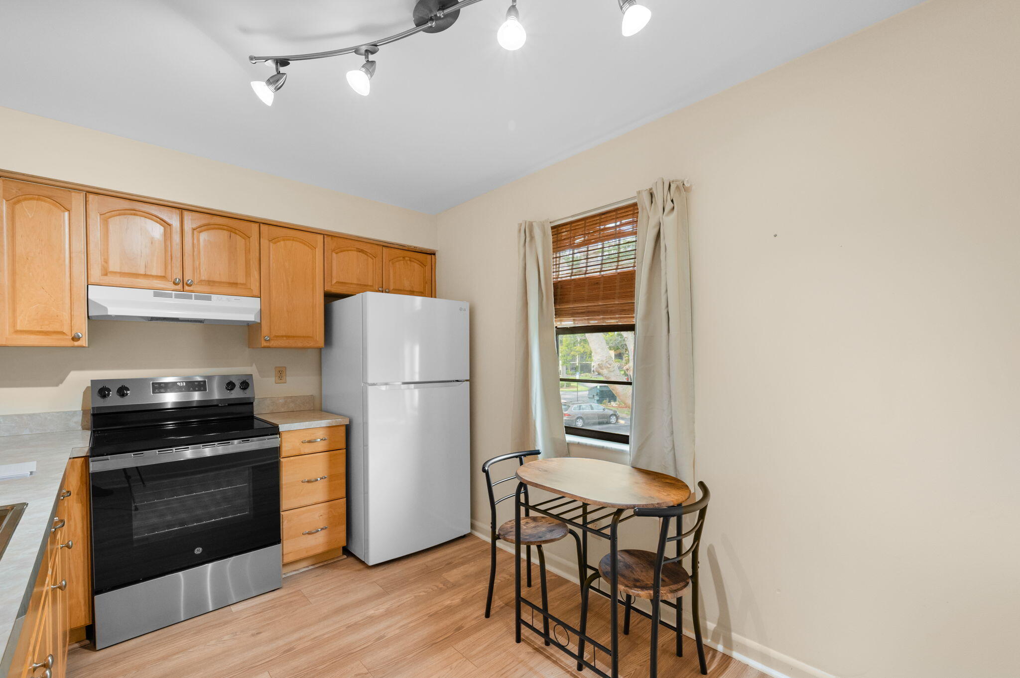 ISLAND HOUSE CONDOMINIUM PHASE I - Residential
