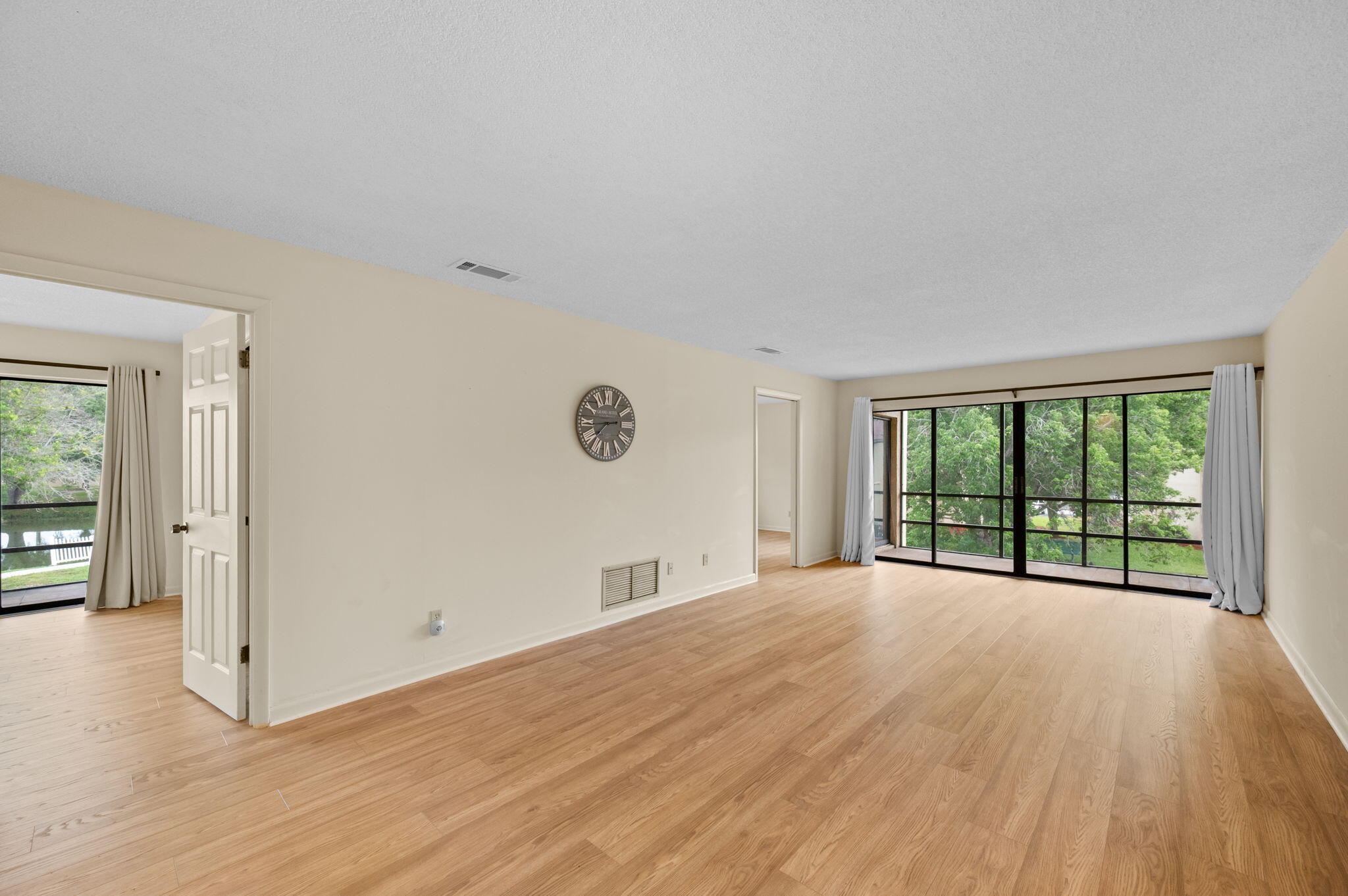 ISLAND HOUSE CONDOMINIUM PHASE I - Residential