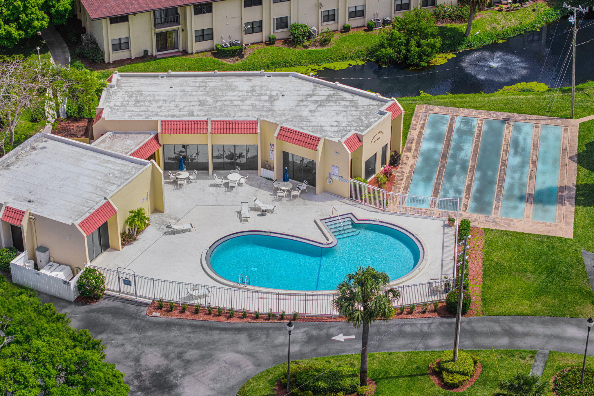 ISLAND HOUSE CONDOMINIUM PHASE I - Residential