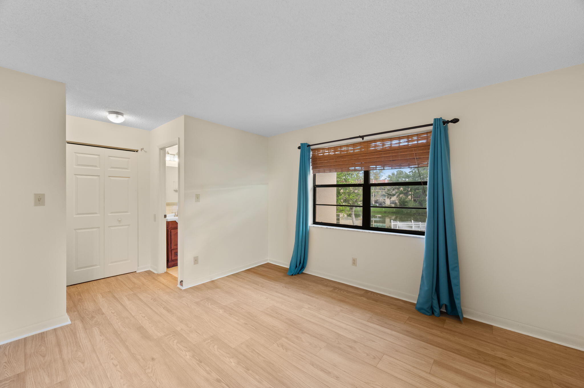 ISLAND HOUSE CONDOMINIUM PHASE I - Residential