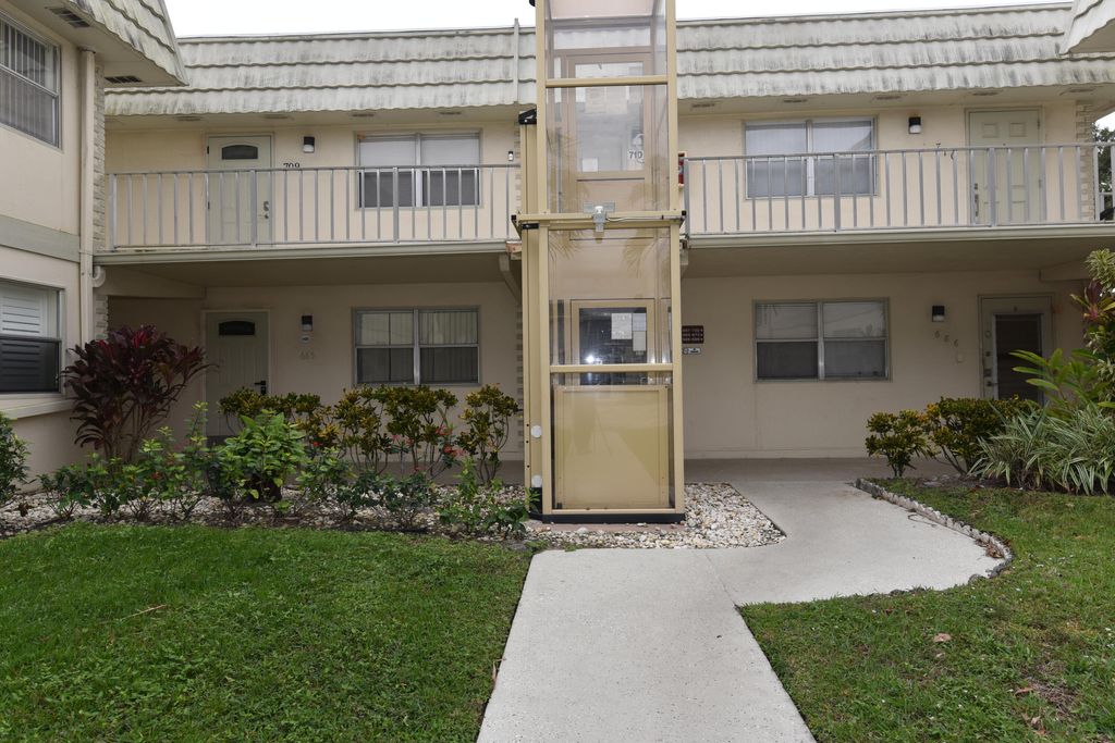 Photo of 715 Saxony O Pl, Delray Beach, FL 33446 (MLS # R11169254)