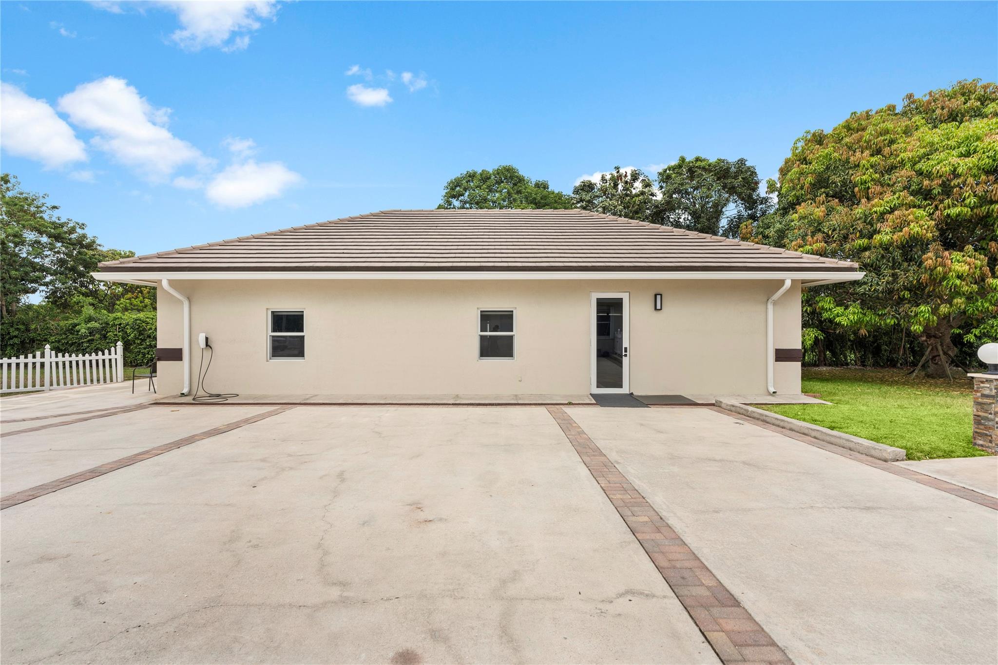 FLAMINGO GROVES - Residential