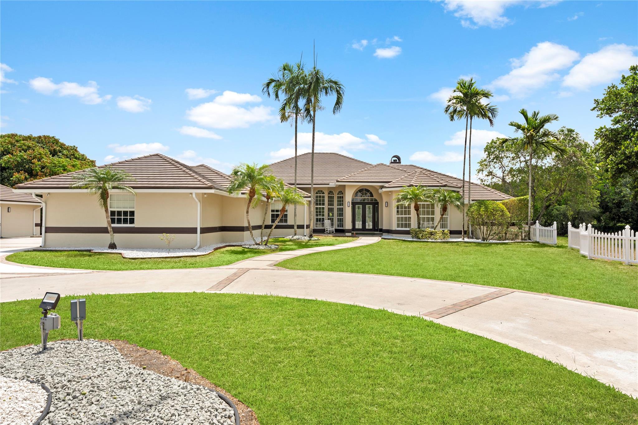 FLAMINGO GROVES - Residential