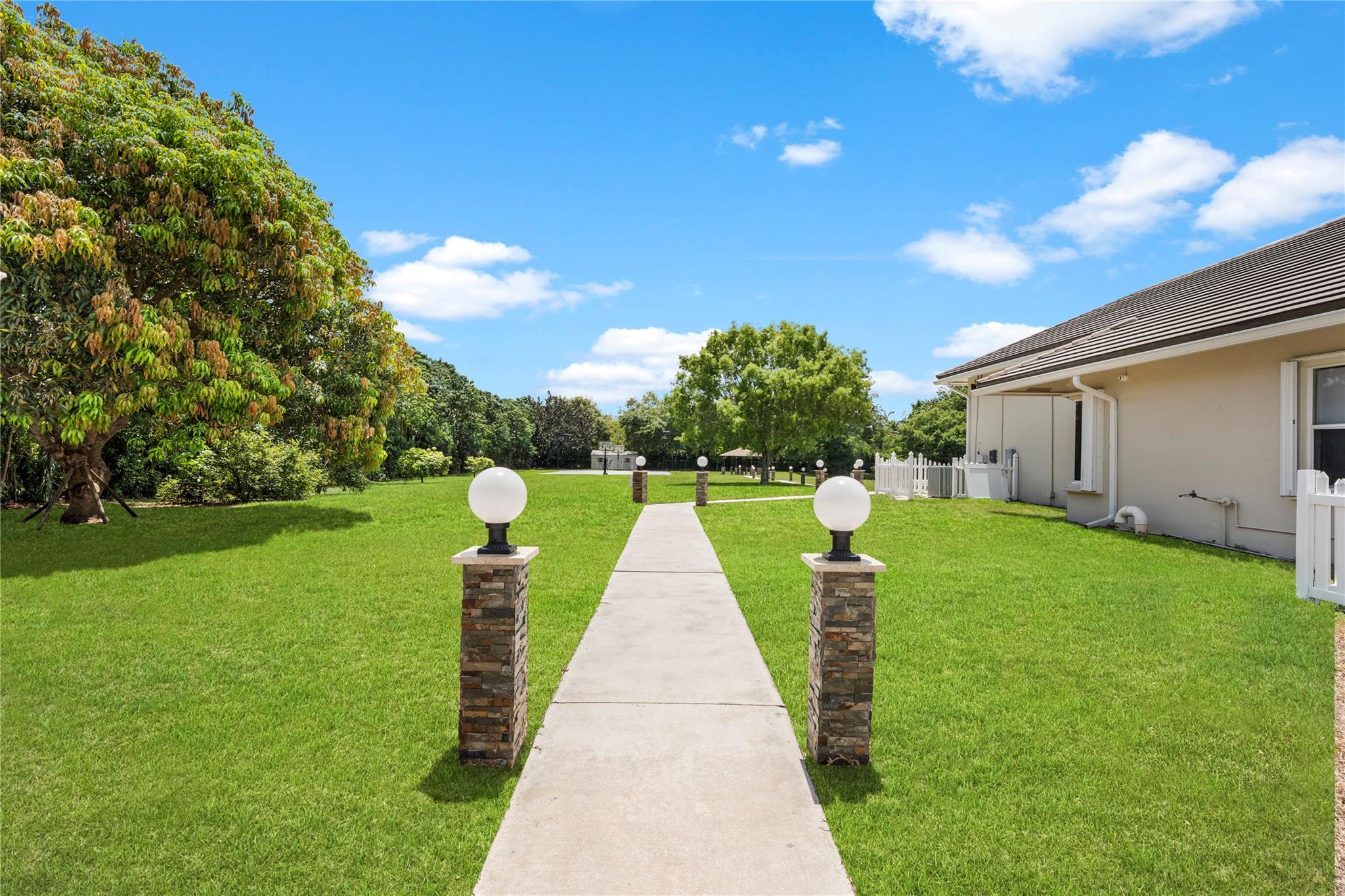 FLAMINGO GROVES - Residential