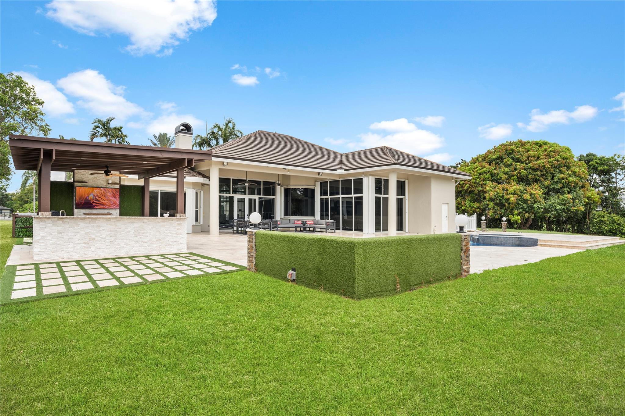 FLAMINGO GROVES - Residential