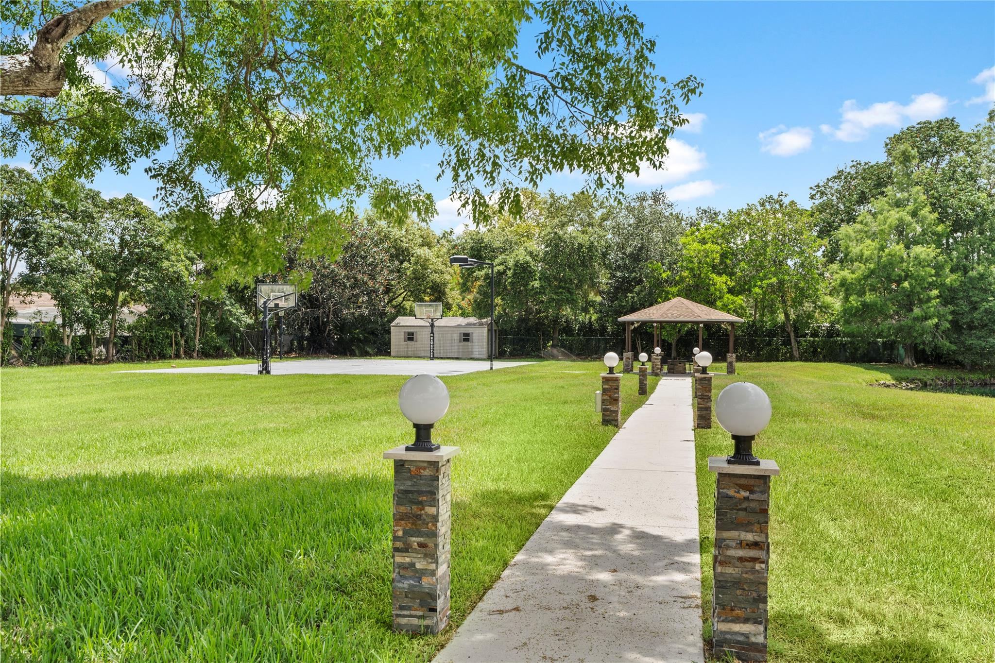 FLAMINGO GROVES - Residential