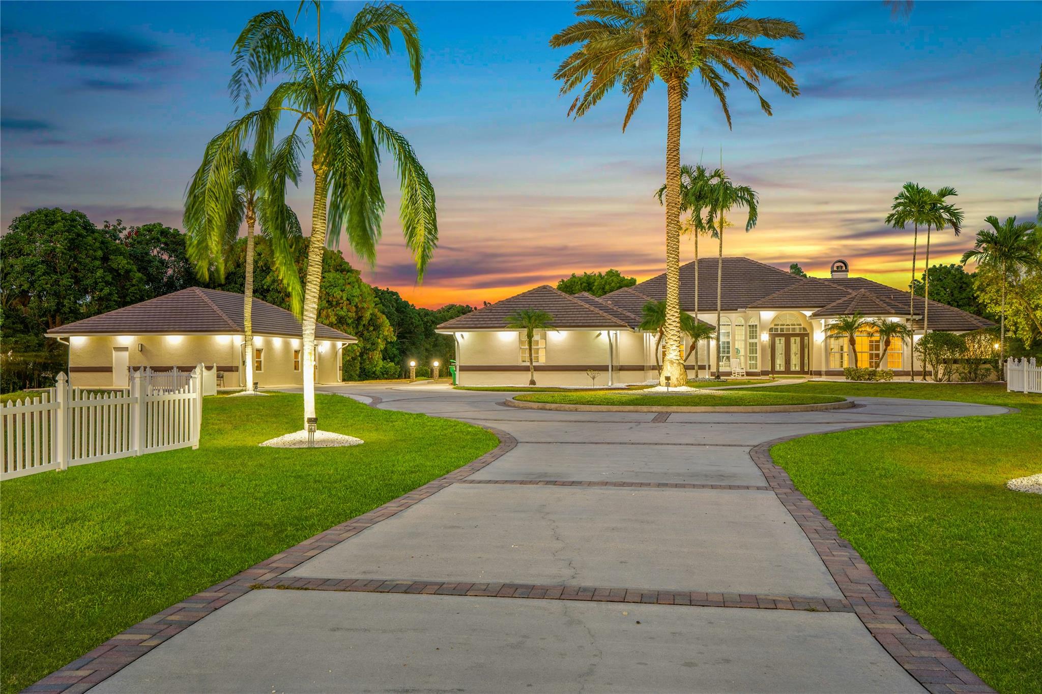 FLAMINGO GROVES - Residential