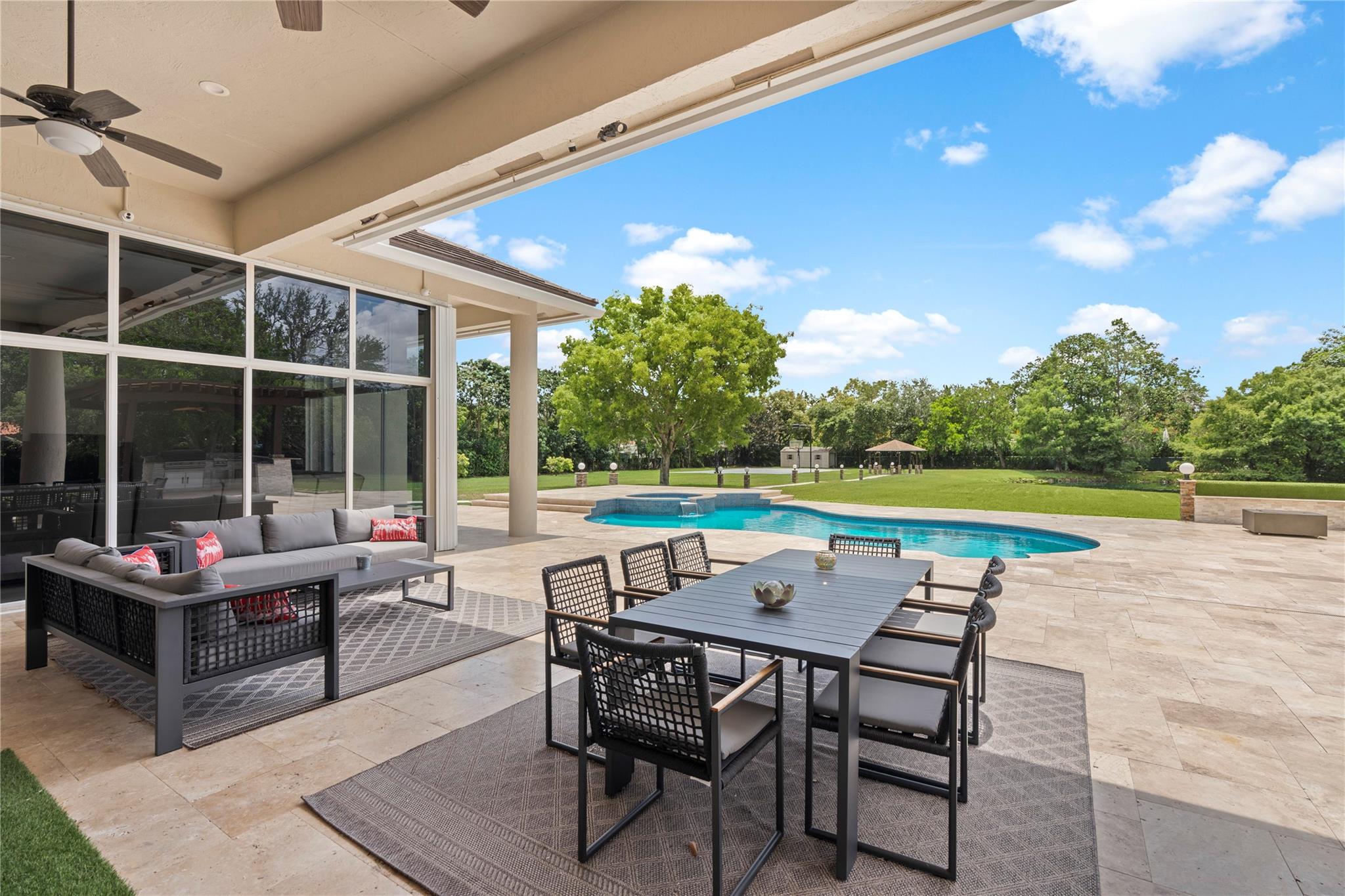 FLAMINGO GROVES - Residential