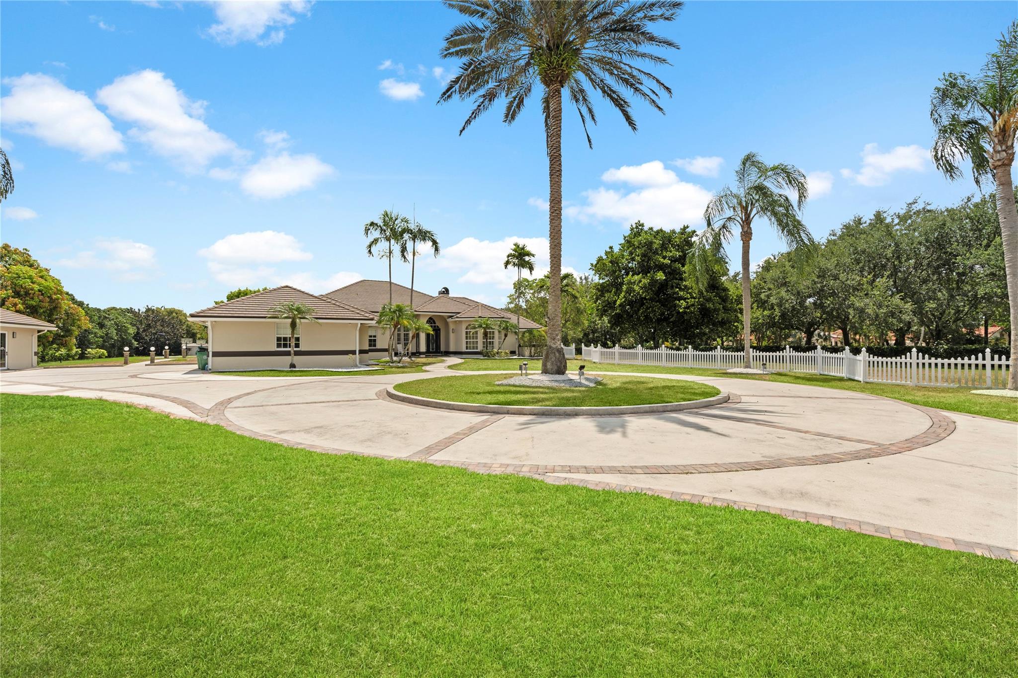 FLAMINGO GROVES - Residential