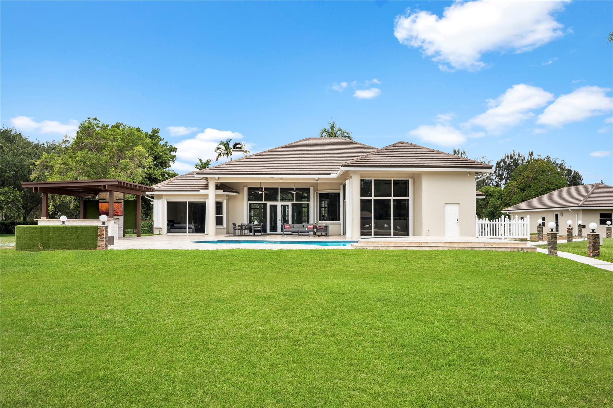 FLAMINGO GROVES - Residential