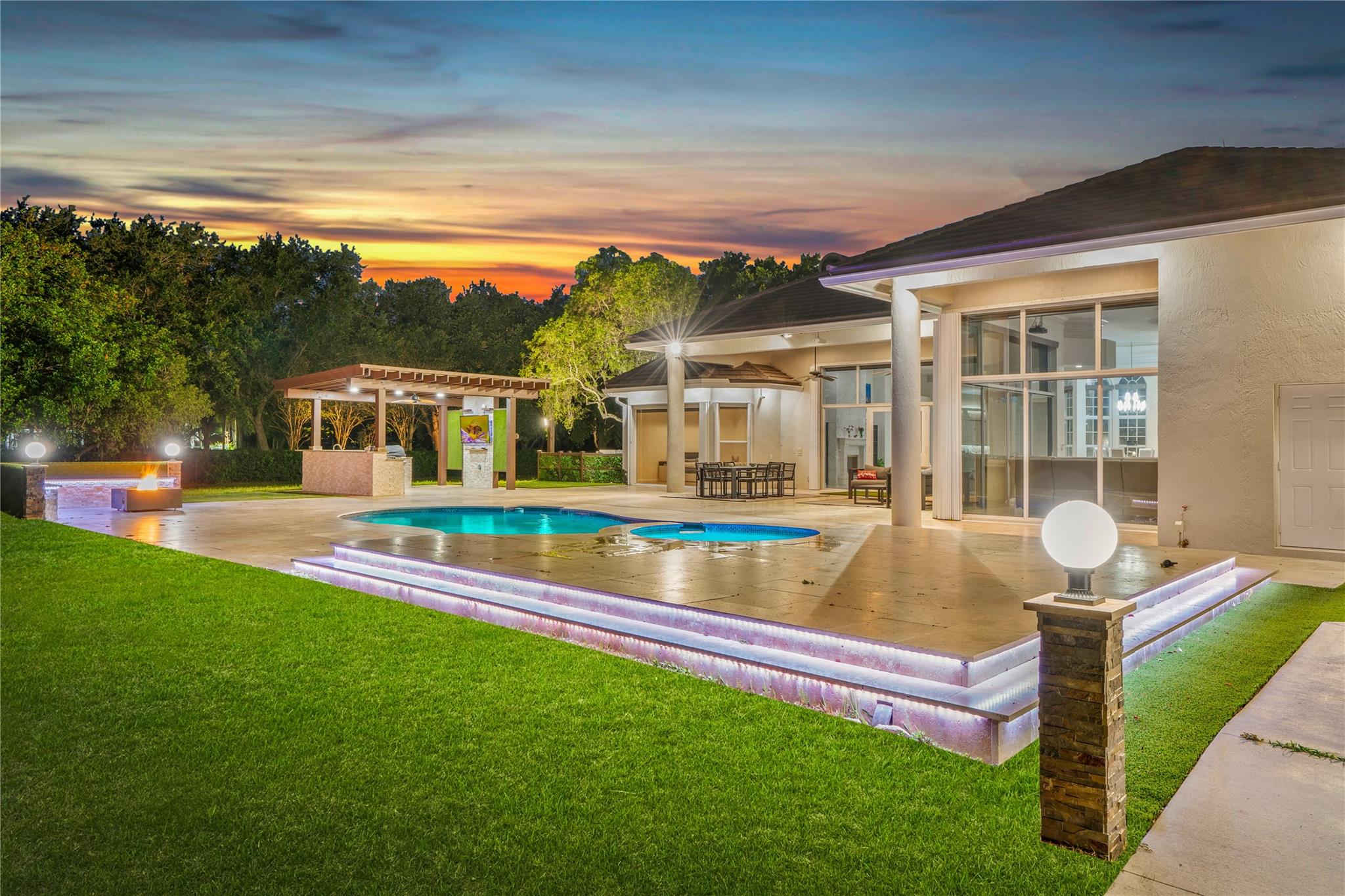 FLAMINGO GROVES - Residential